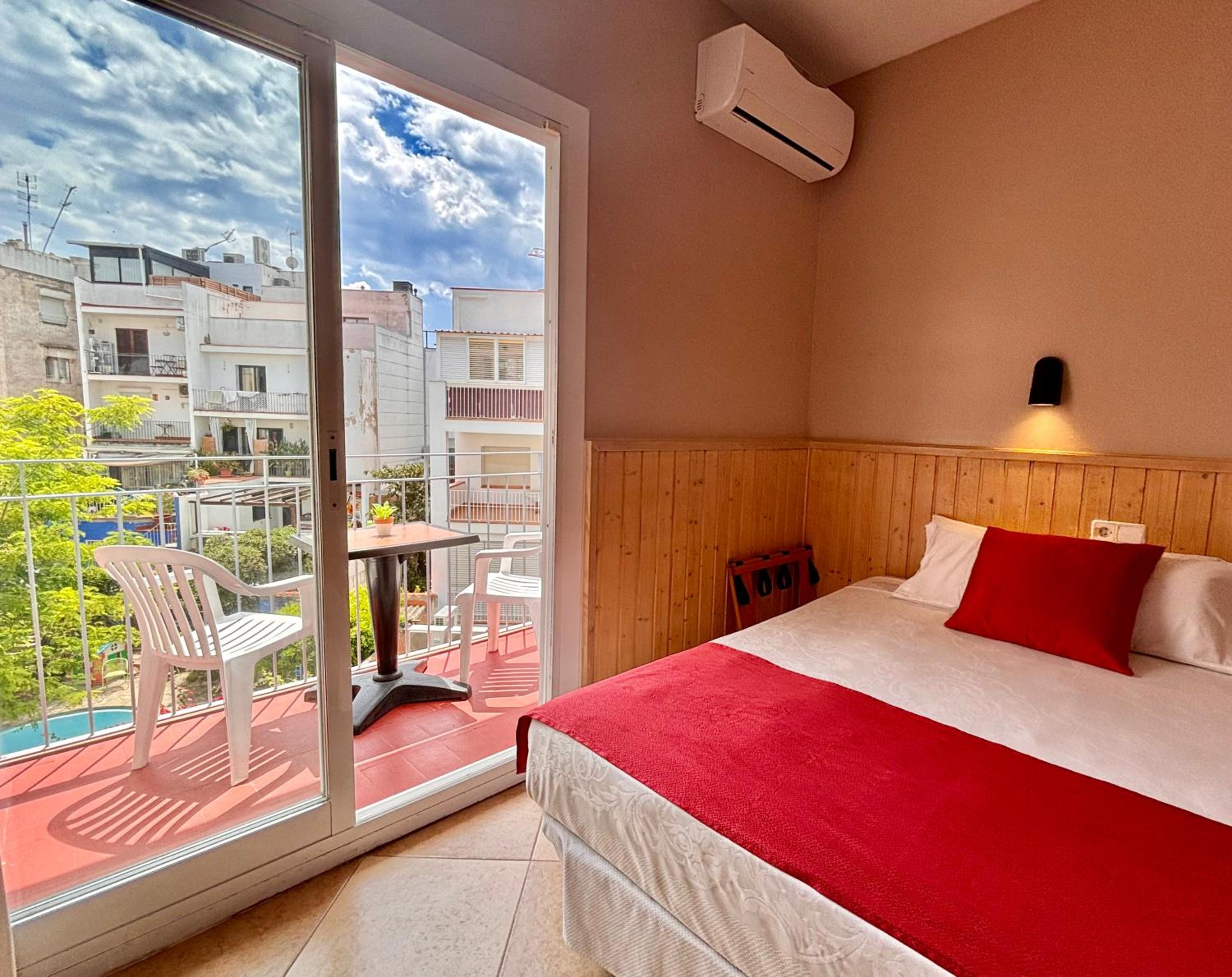 Standard Double Room with Balcony - Photo 1