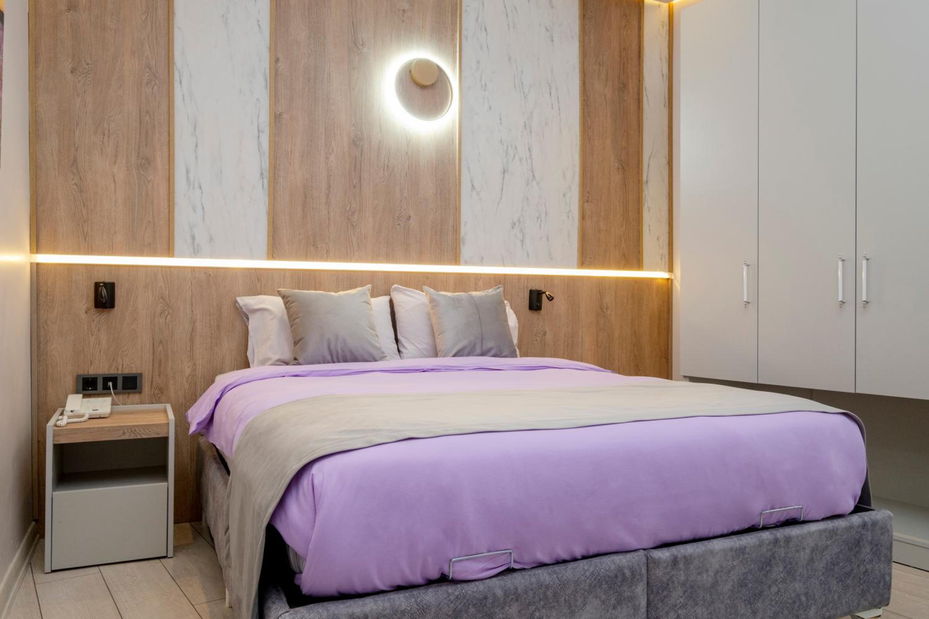 Deluxe Room - Photo 14