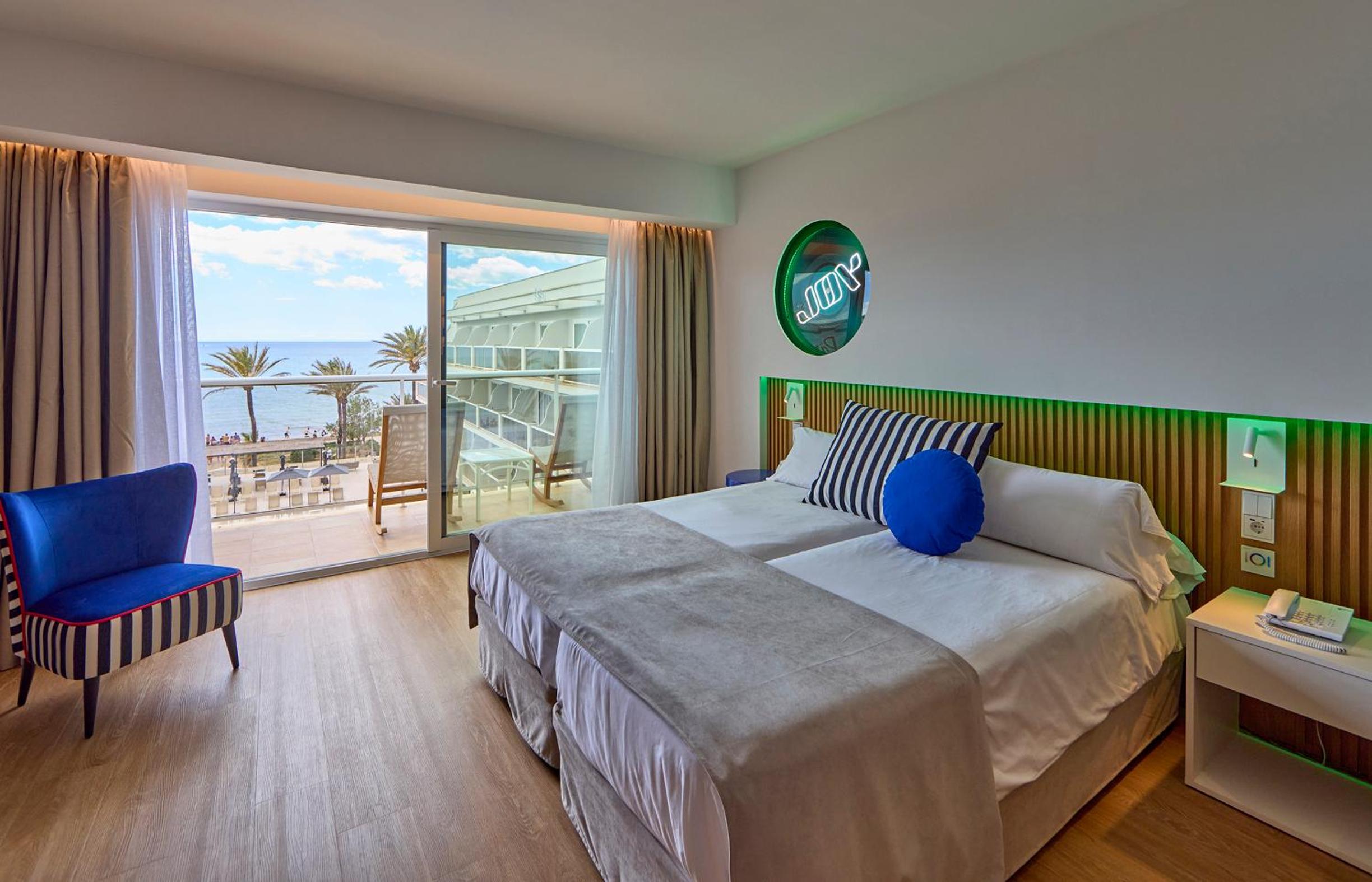 Double Room with Balcony and Sea View