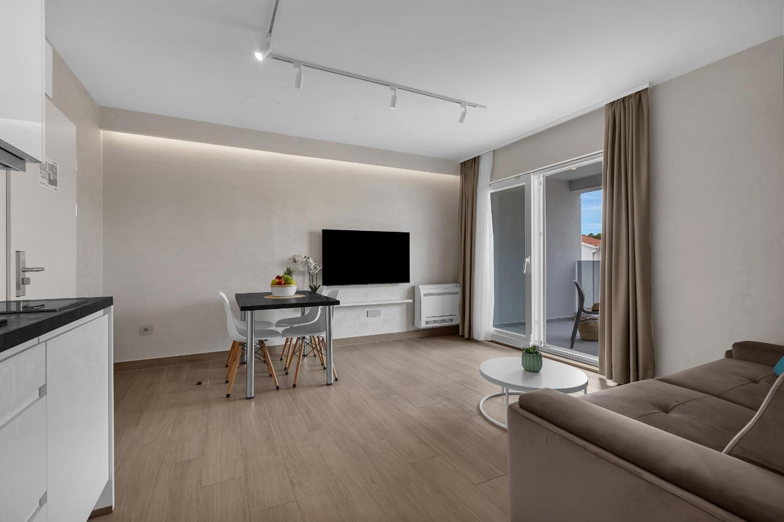 Superior One-Bedroom Apartment with Balcony