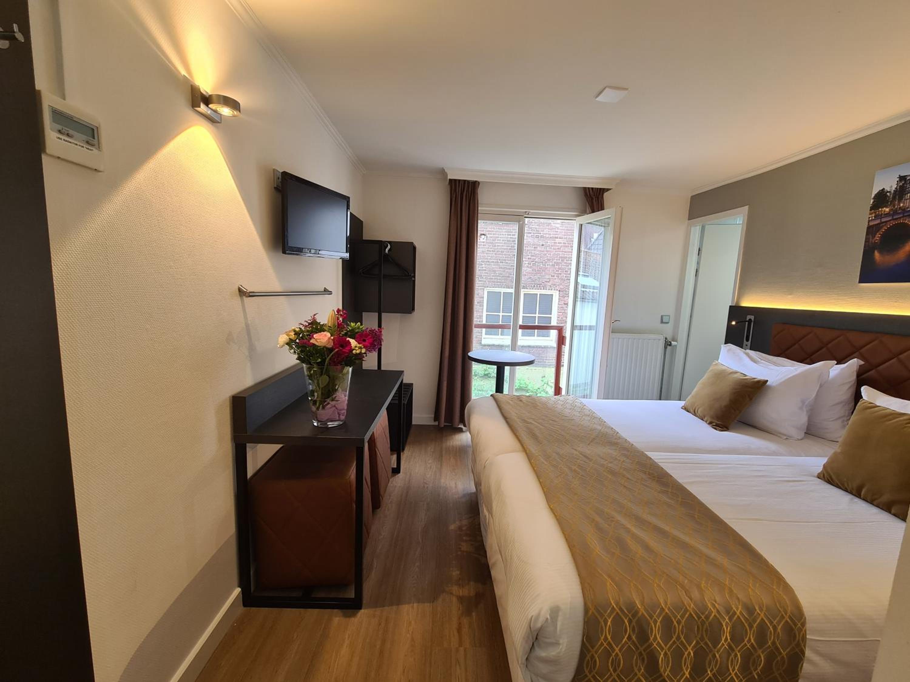 Deluxe Double Room photo 3
