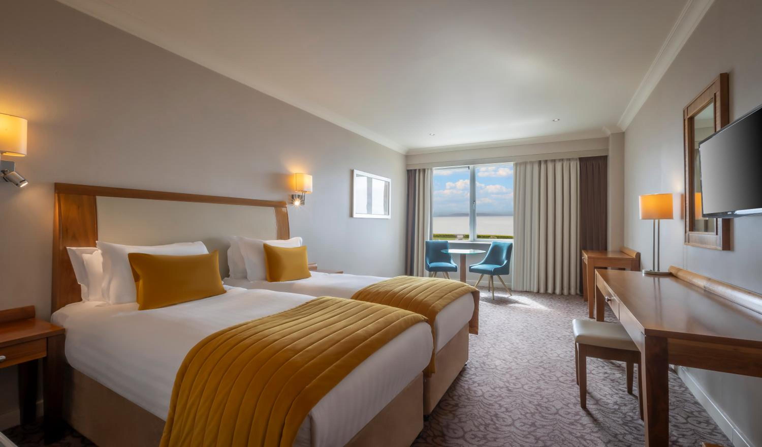 Deluxe Seaview Twin - Photo 1