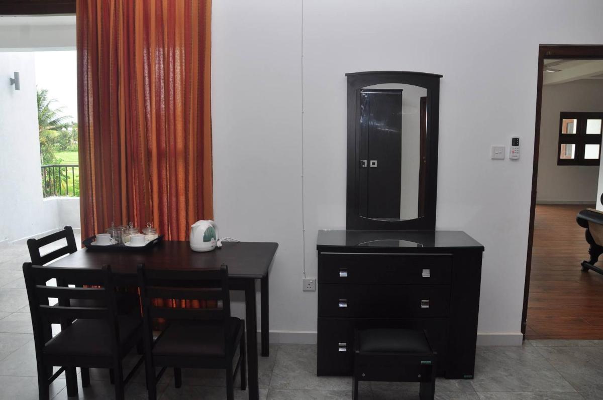 Apartment photo 2