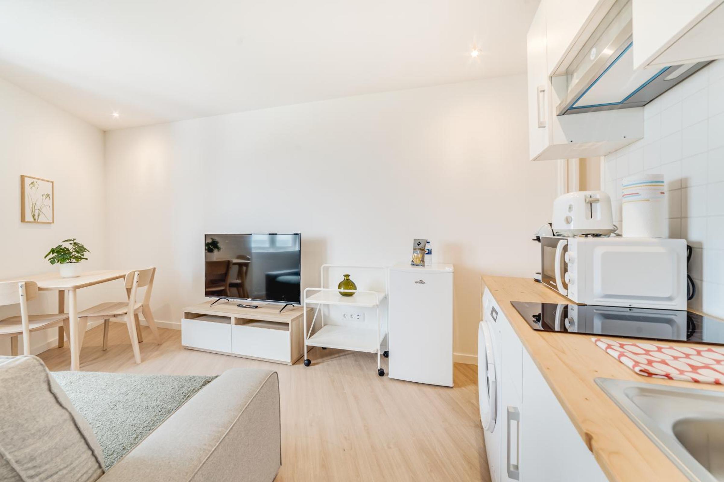 One-Bedroom Apartment with River View photo 3
