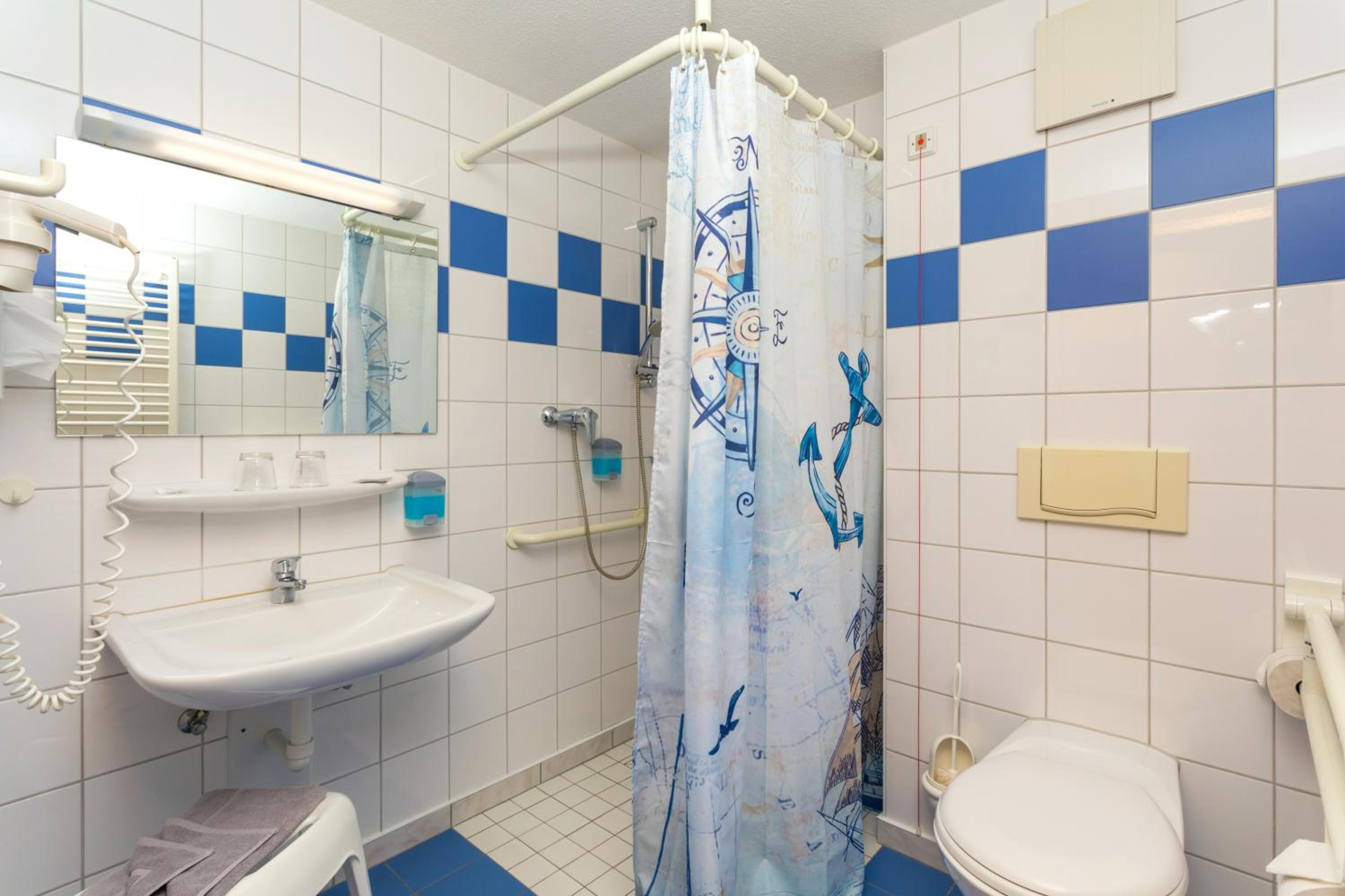 Double Room - Disability Access photo 3