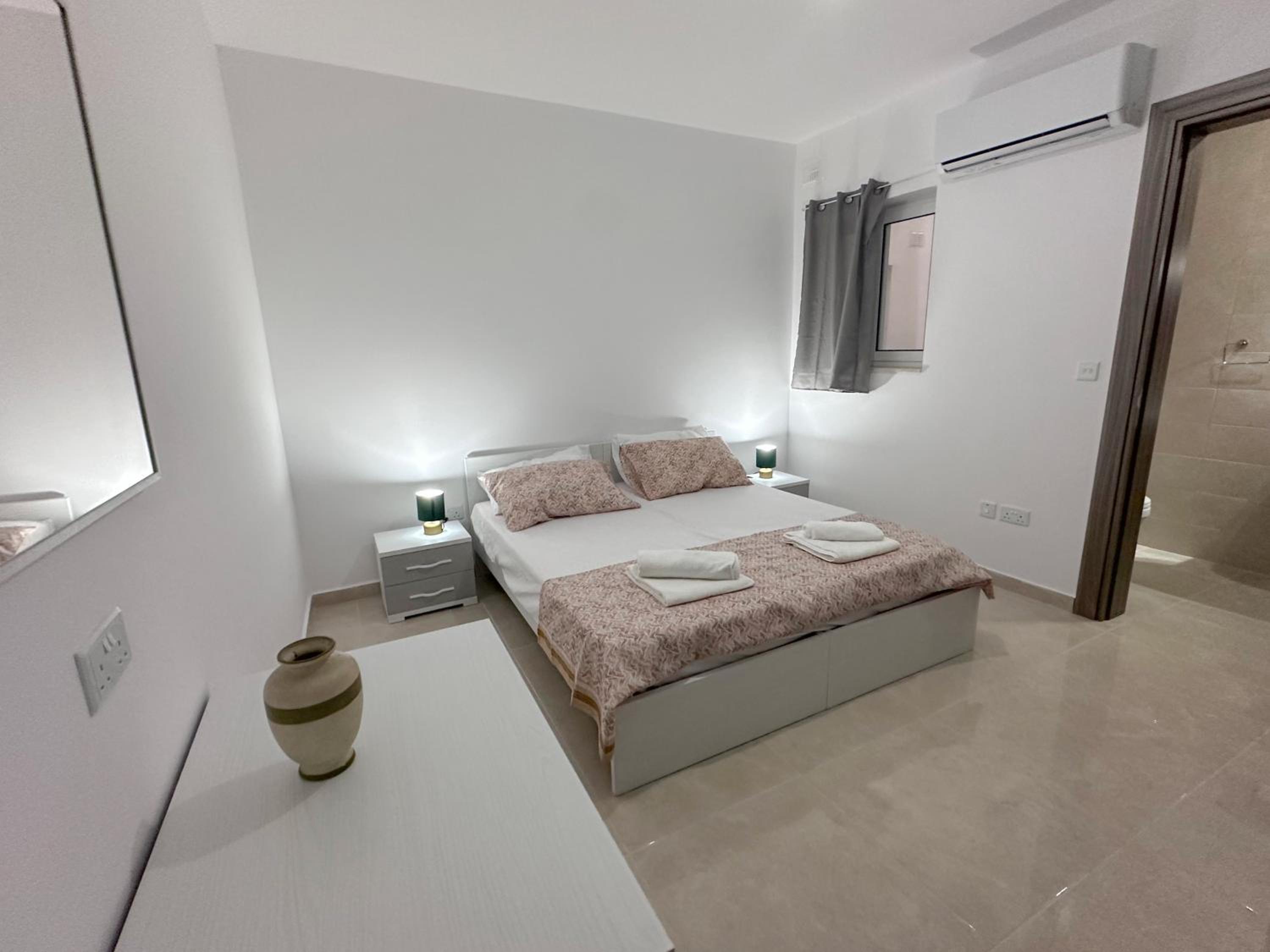 Three-Bedroom Apartment photo 3