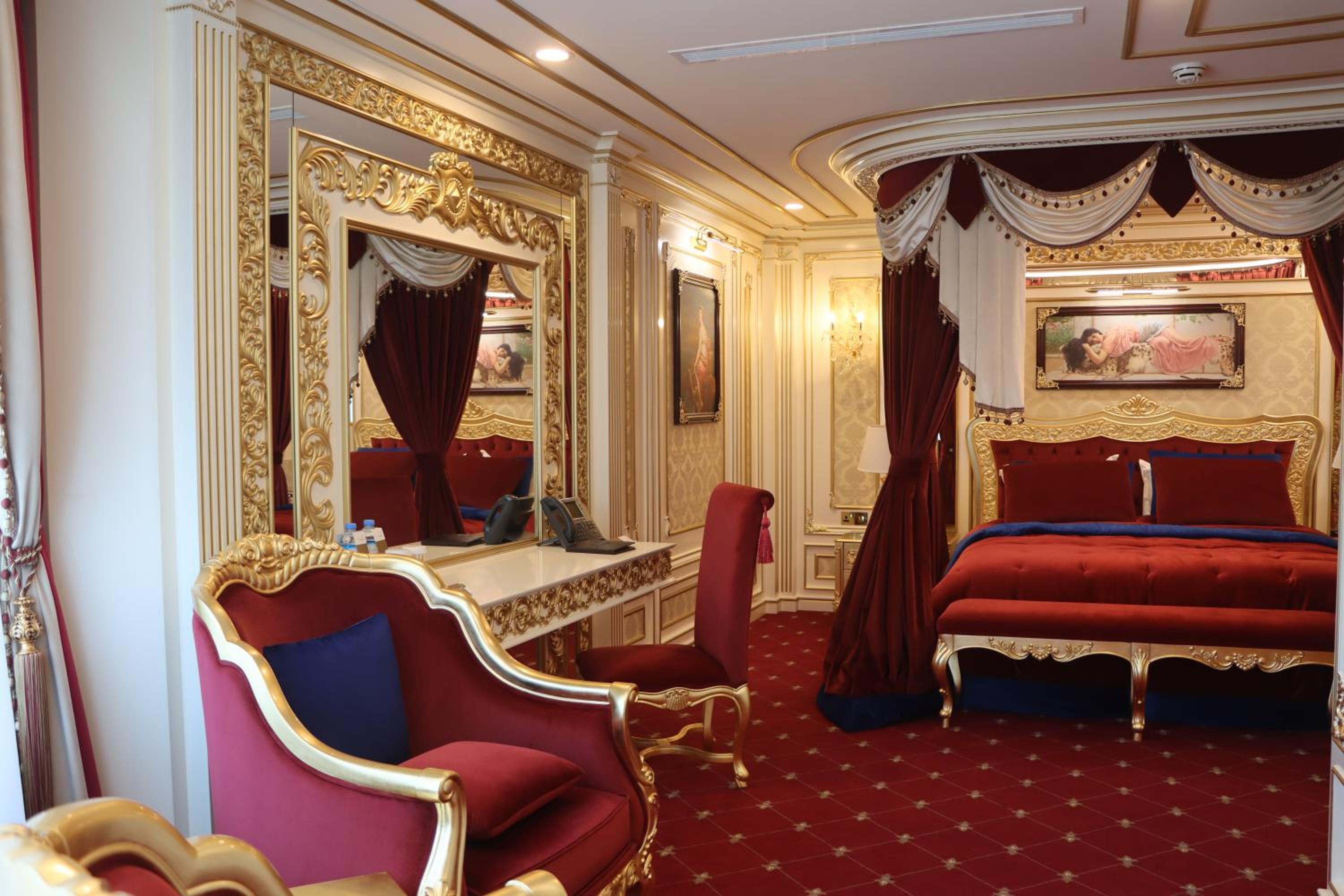 Superior King Suite