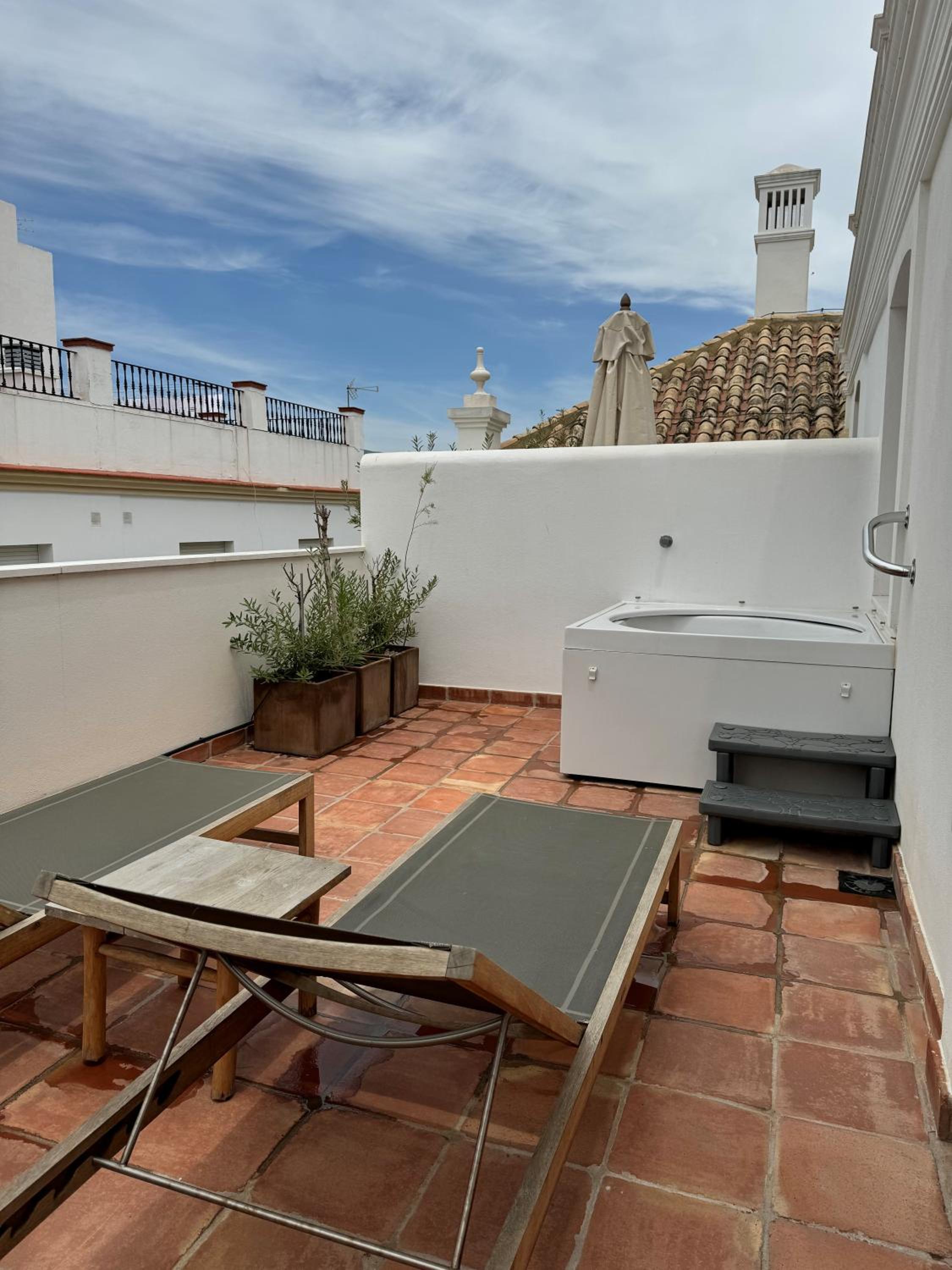 Deluxe Double or Twin Room with Terrace - Photo 3