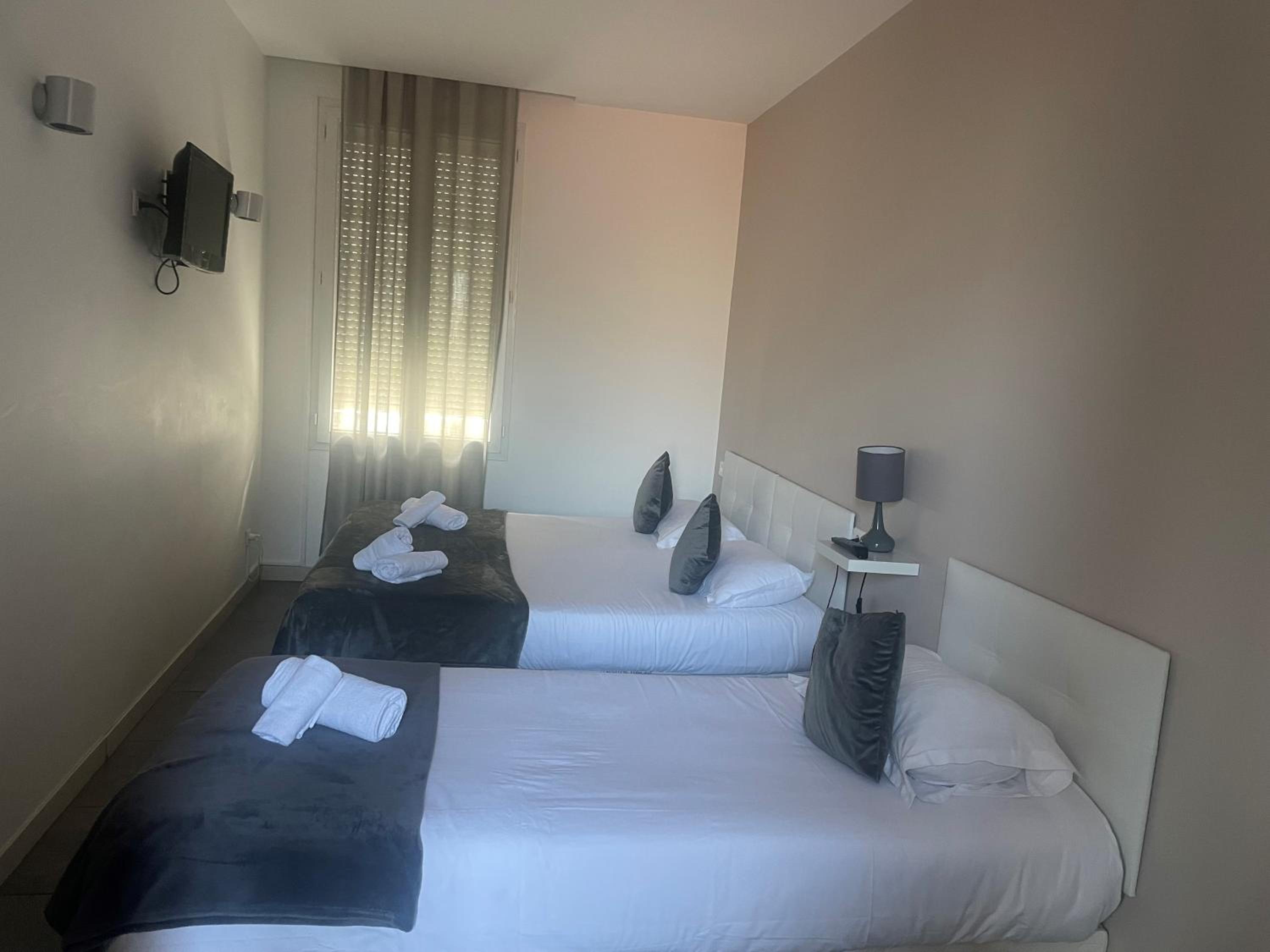 Triple Room - Photo 7