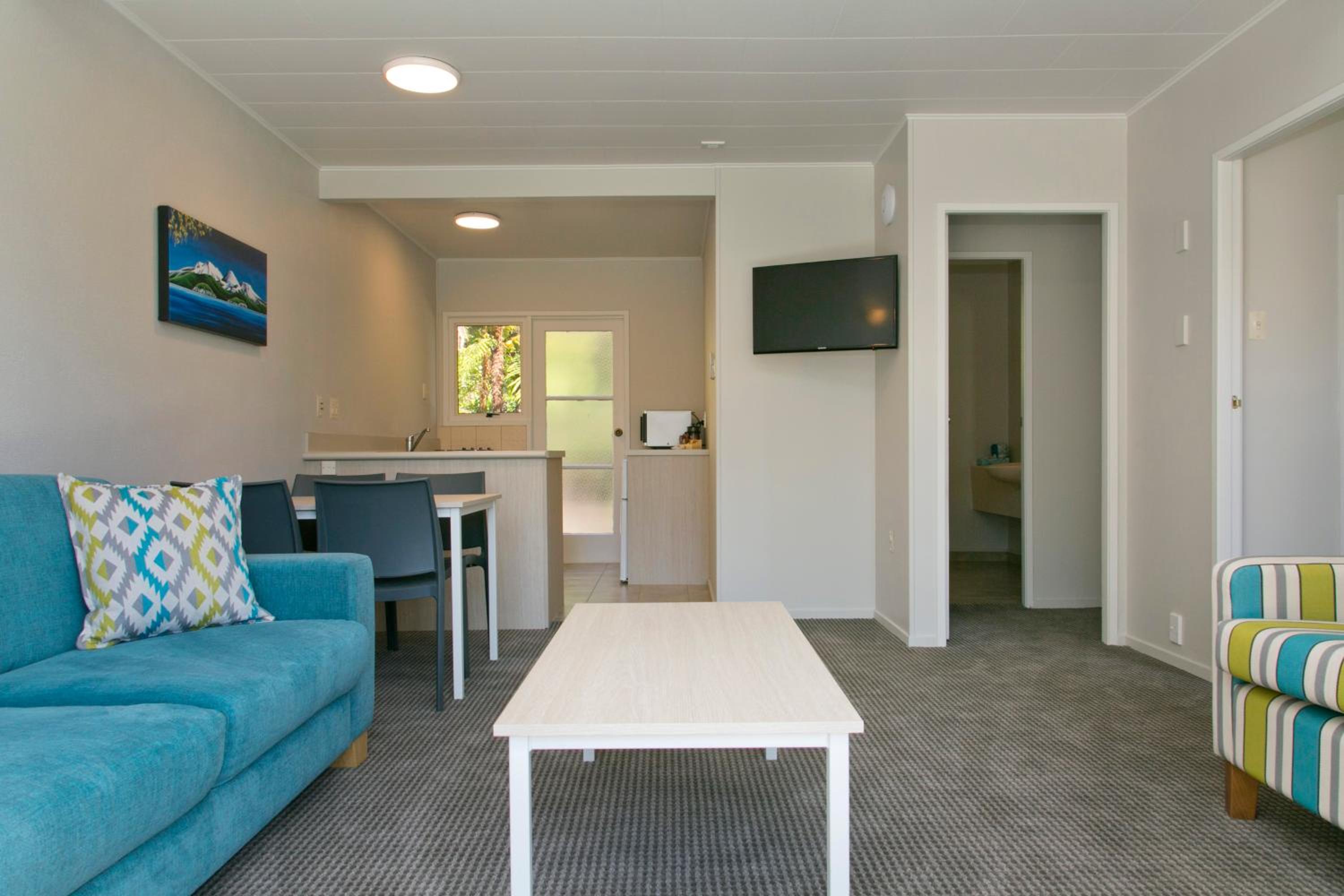 Two-Bedroom Apartment with Pool View - Photo 10