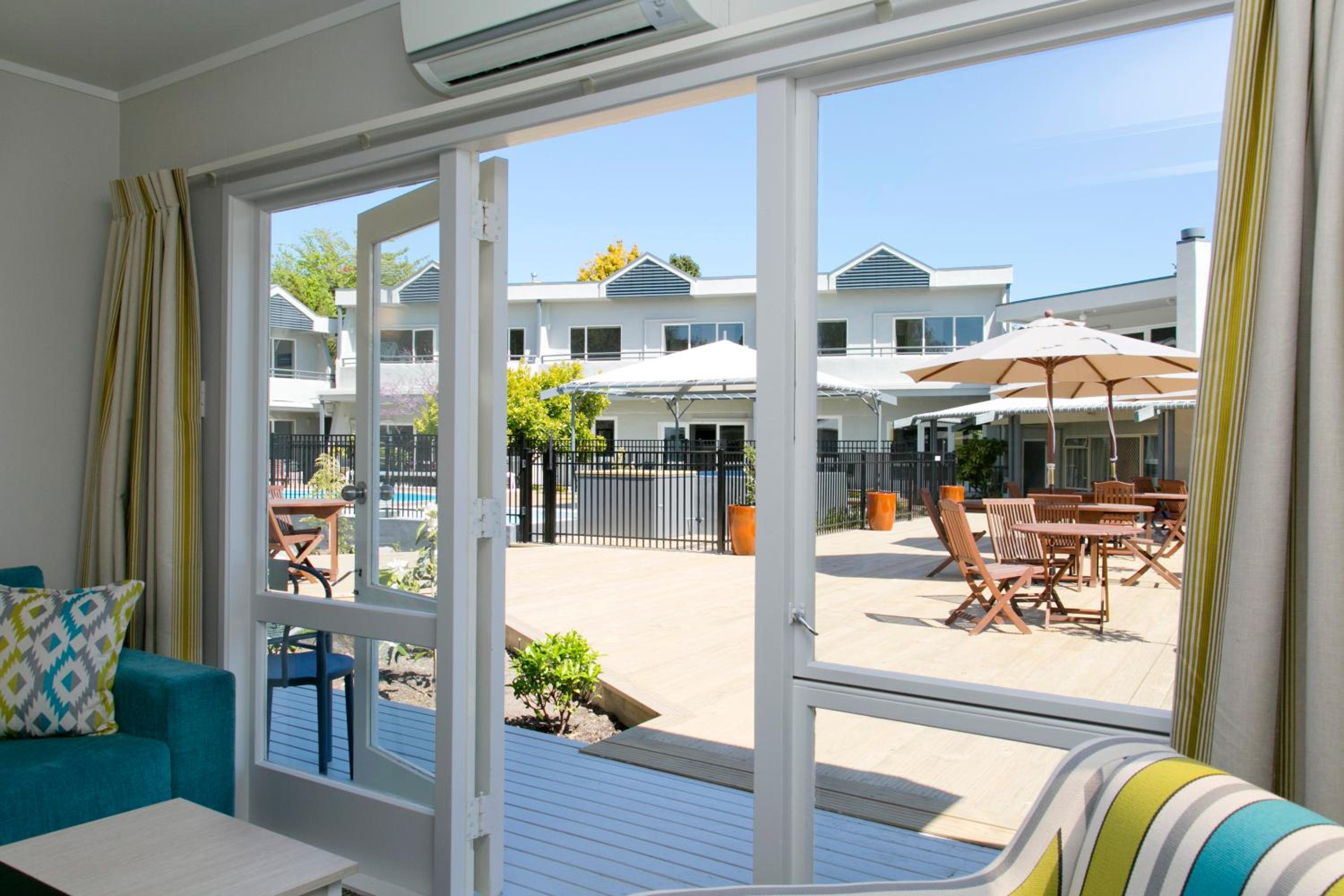 Two-Bedroom Apartment with Pool View - Photo 6