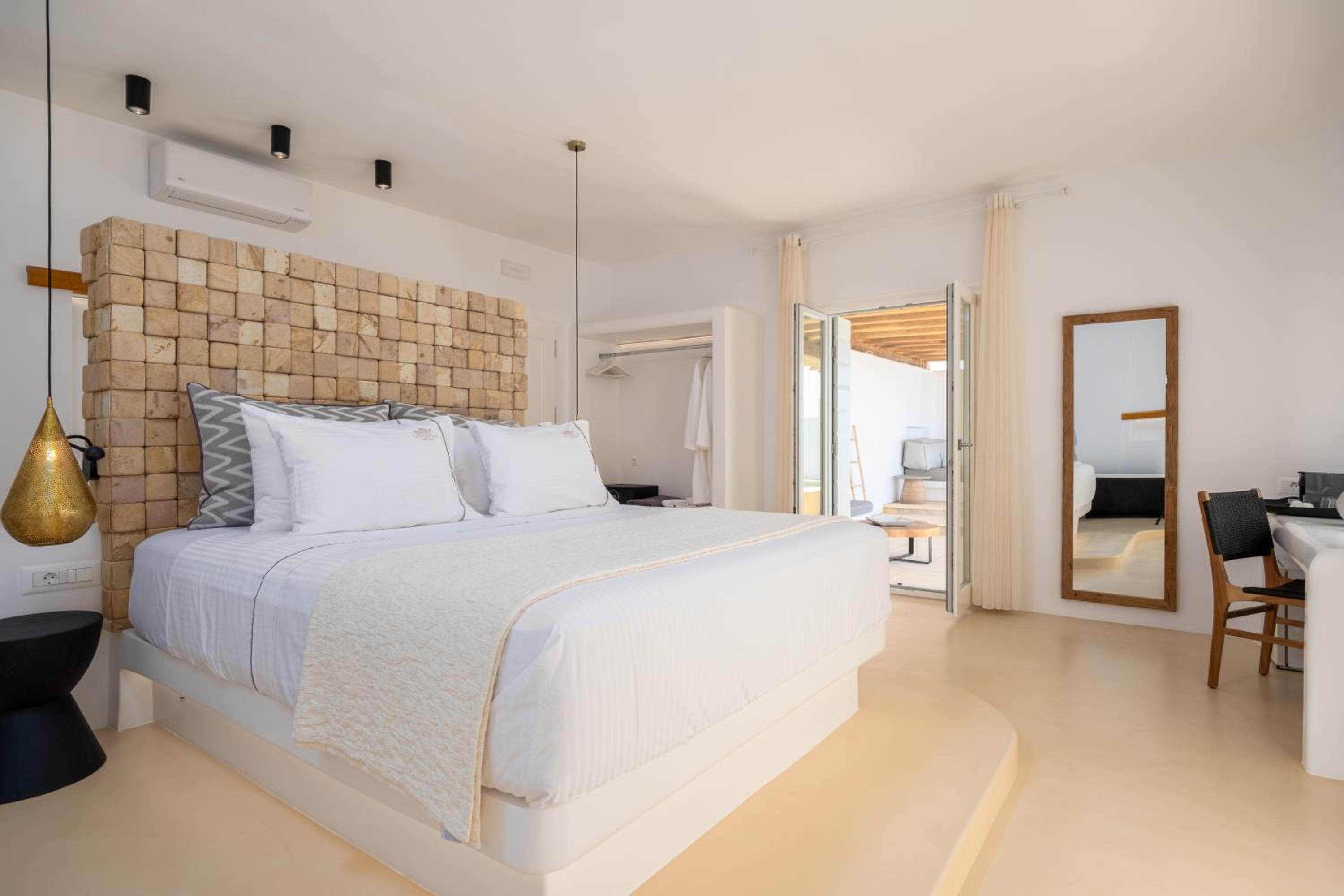 Honeymoon Suite with Private Pool and Sea View photo 3