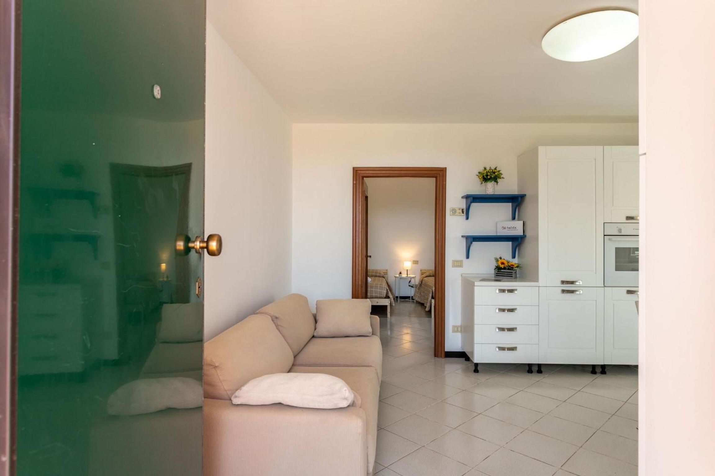 Apartment 7 photo 1