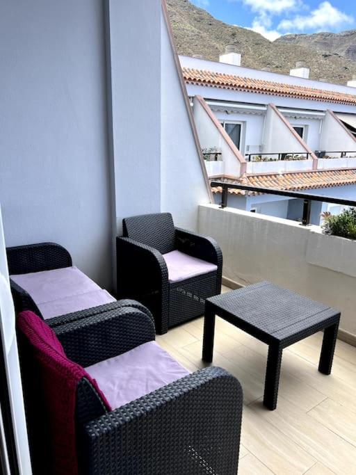 One-Bedroom Apartment With Sea View And Balcony photo 2