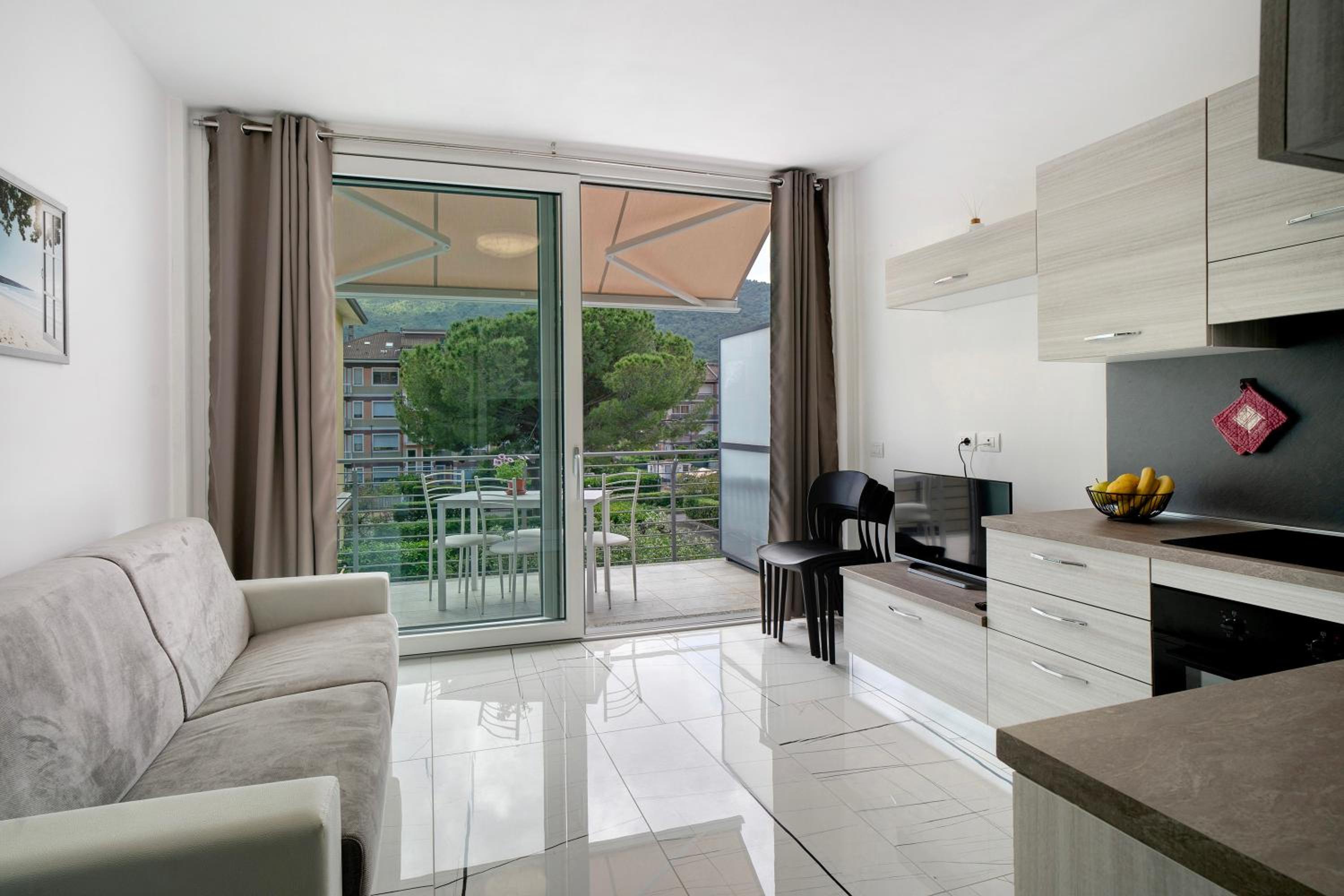 Superior One-Bedroom Apartment with Balcony