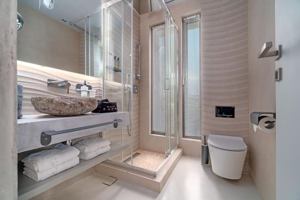 Villa photo 2