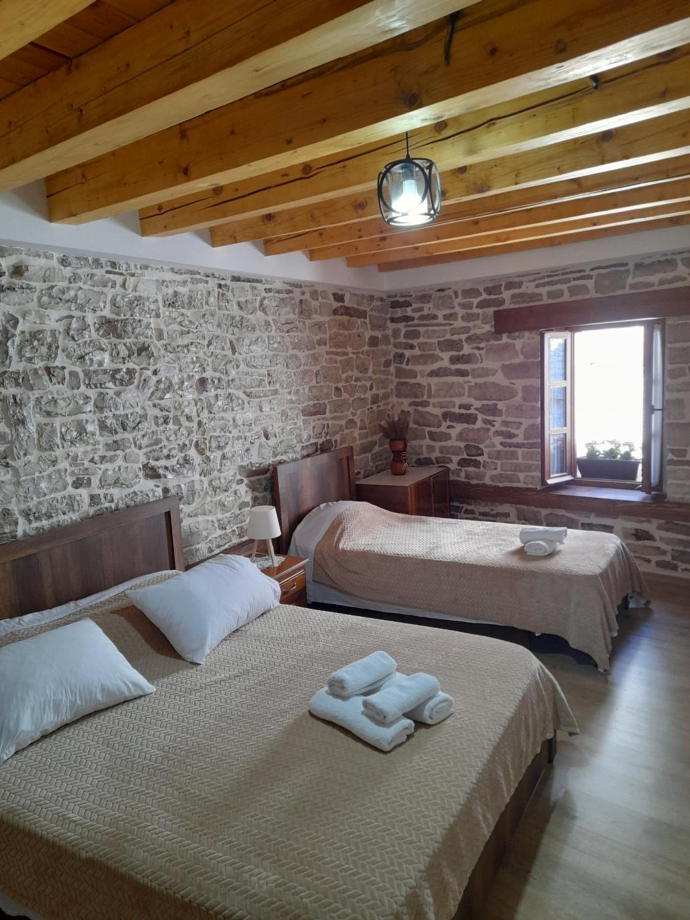Triple Room with Private Bathroom photo 1