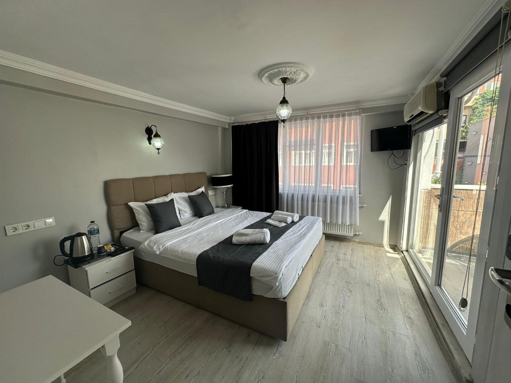 Deluxe Double Room with Balcony and Sea View photo 1