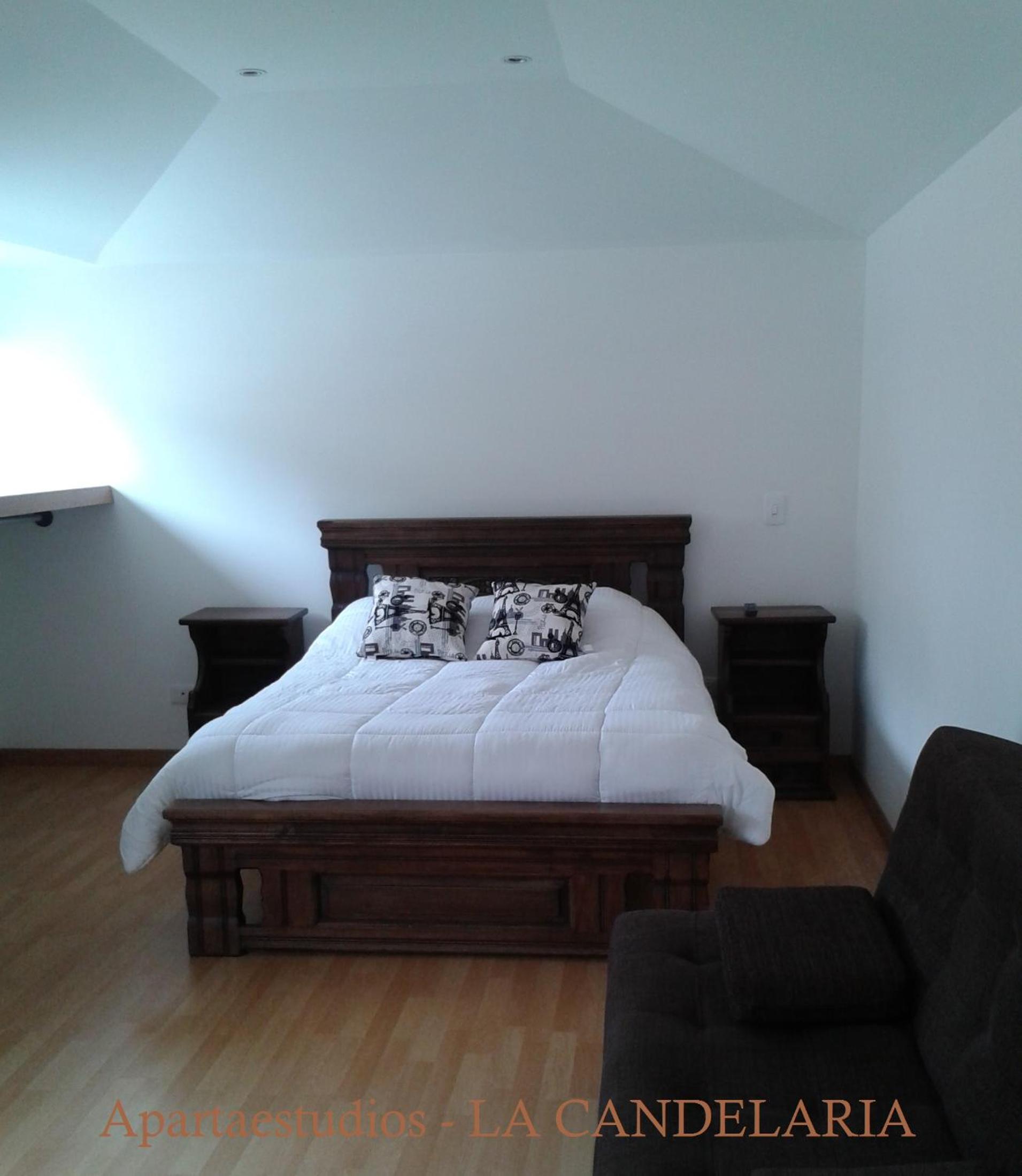 Apartment with Mountain View