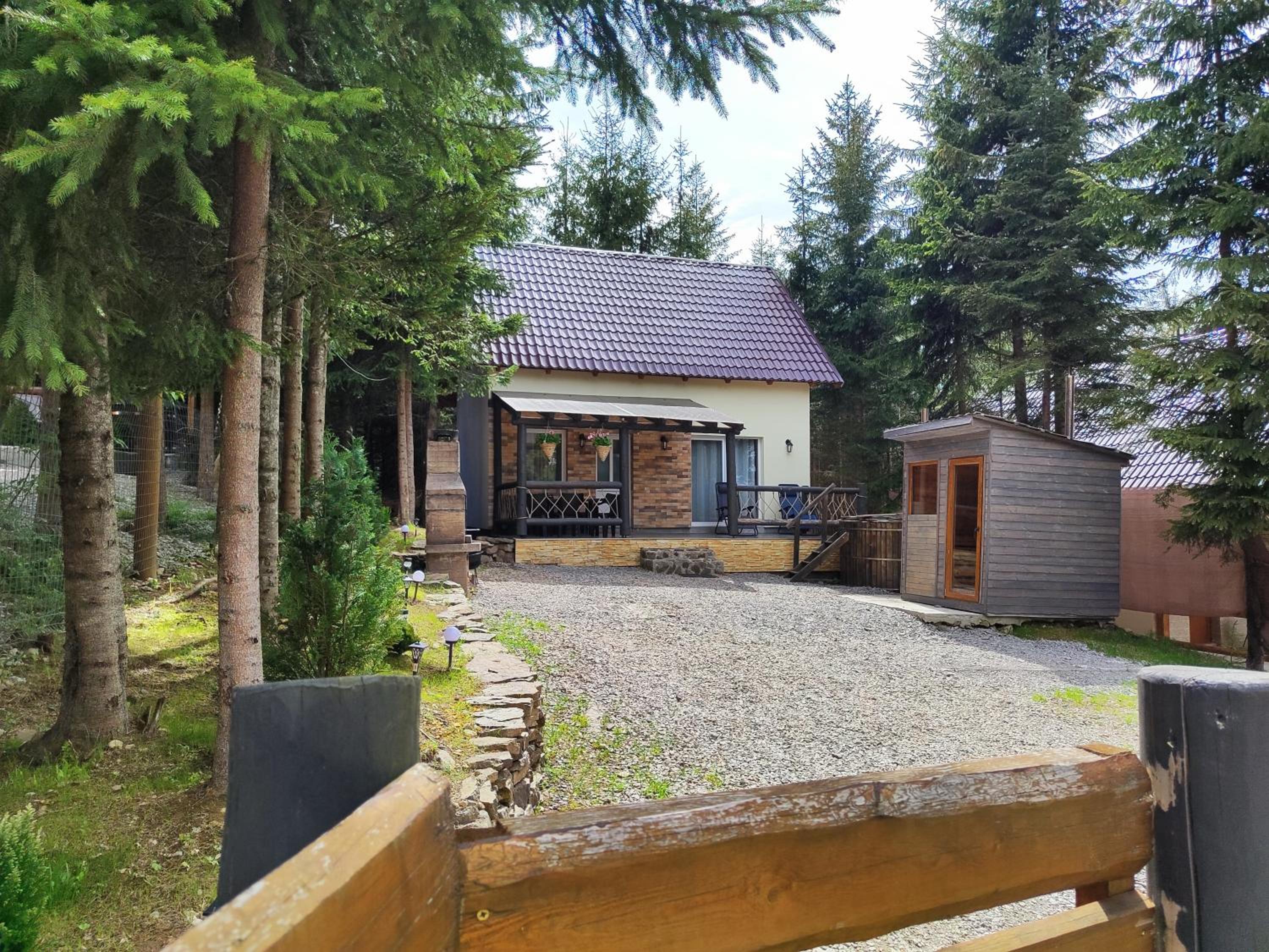 Three-Bedroom House - Photo 2