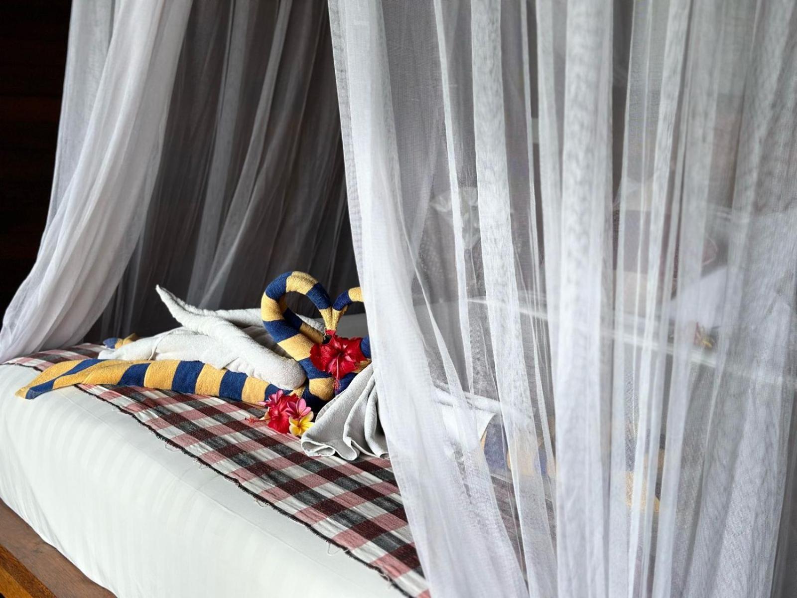 Deluxe Room - Photo 12