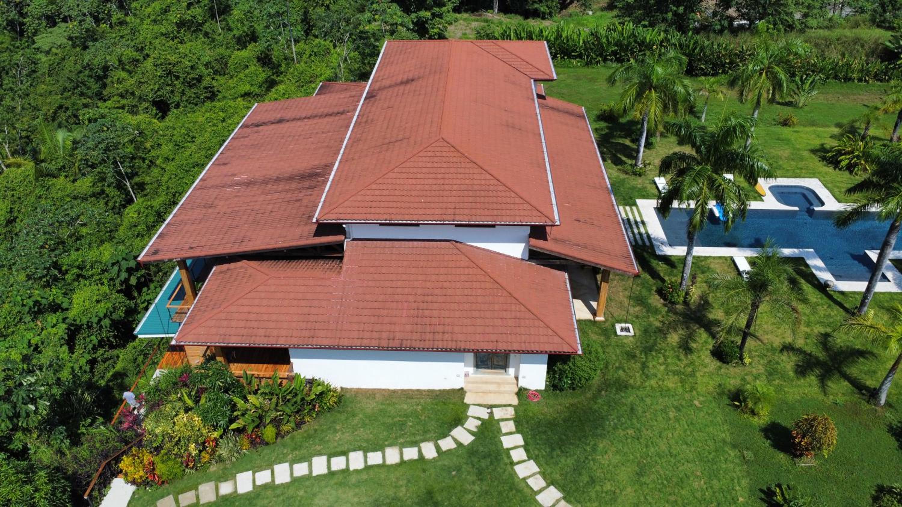 Villa photo 2
