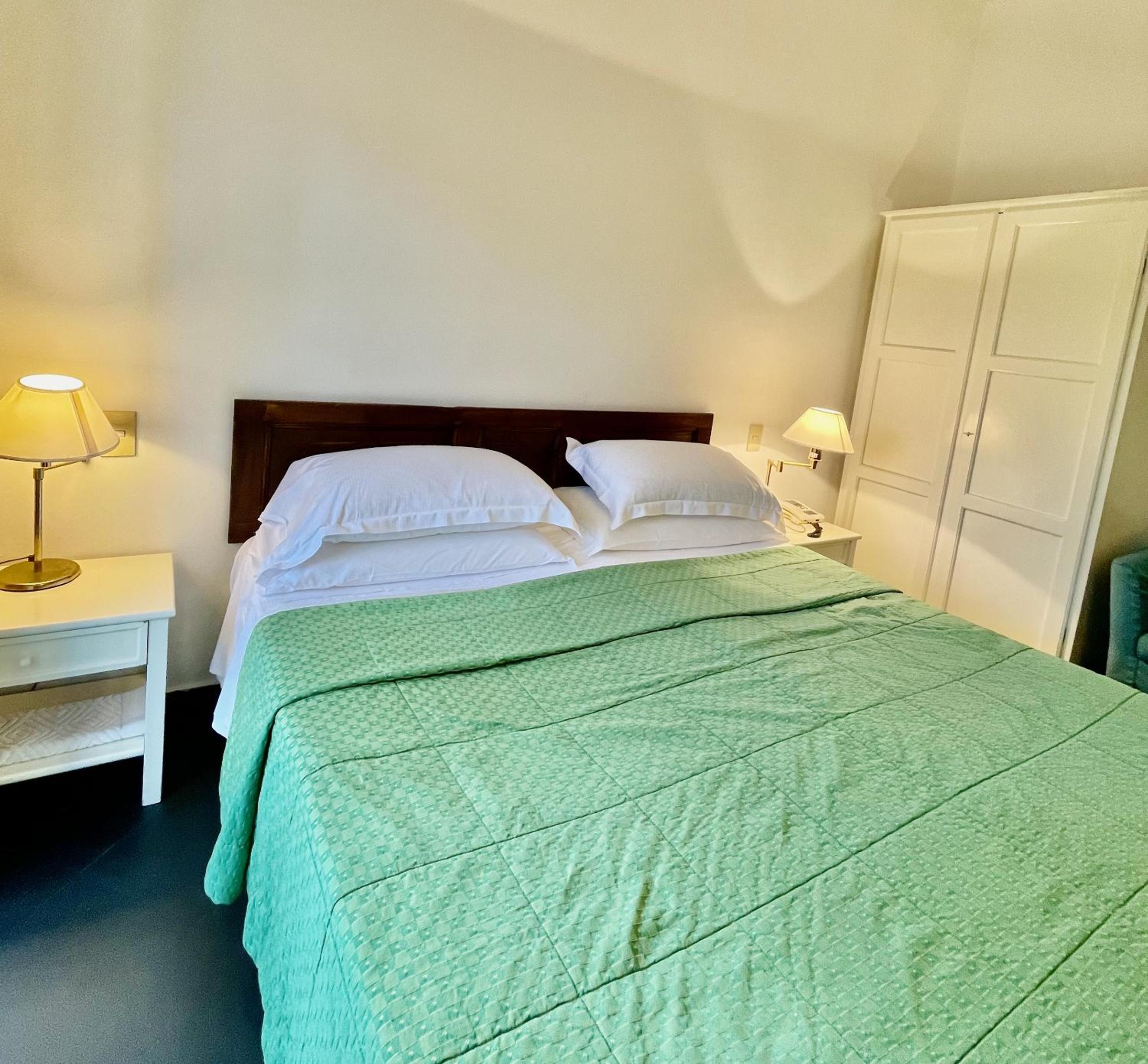 Standard Double or Twin Room - Photo 1