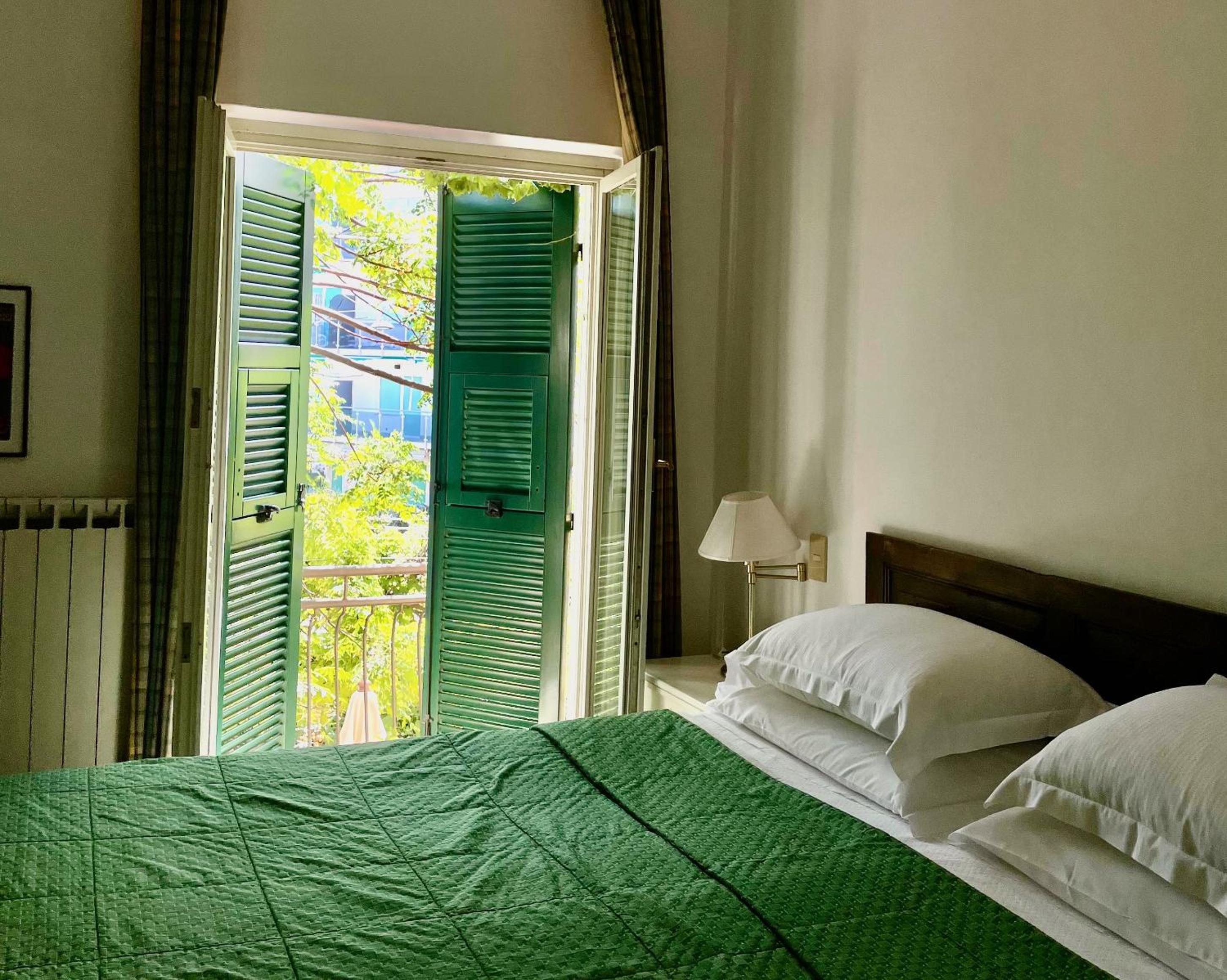Standard Double or Twin Room - Photo 10