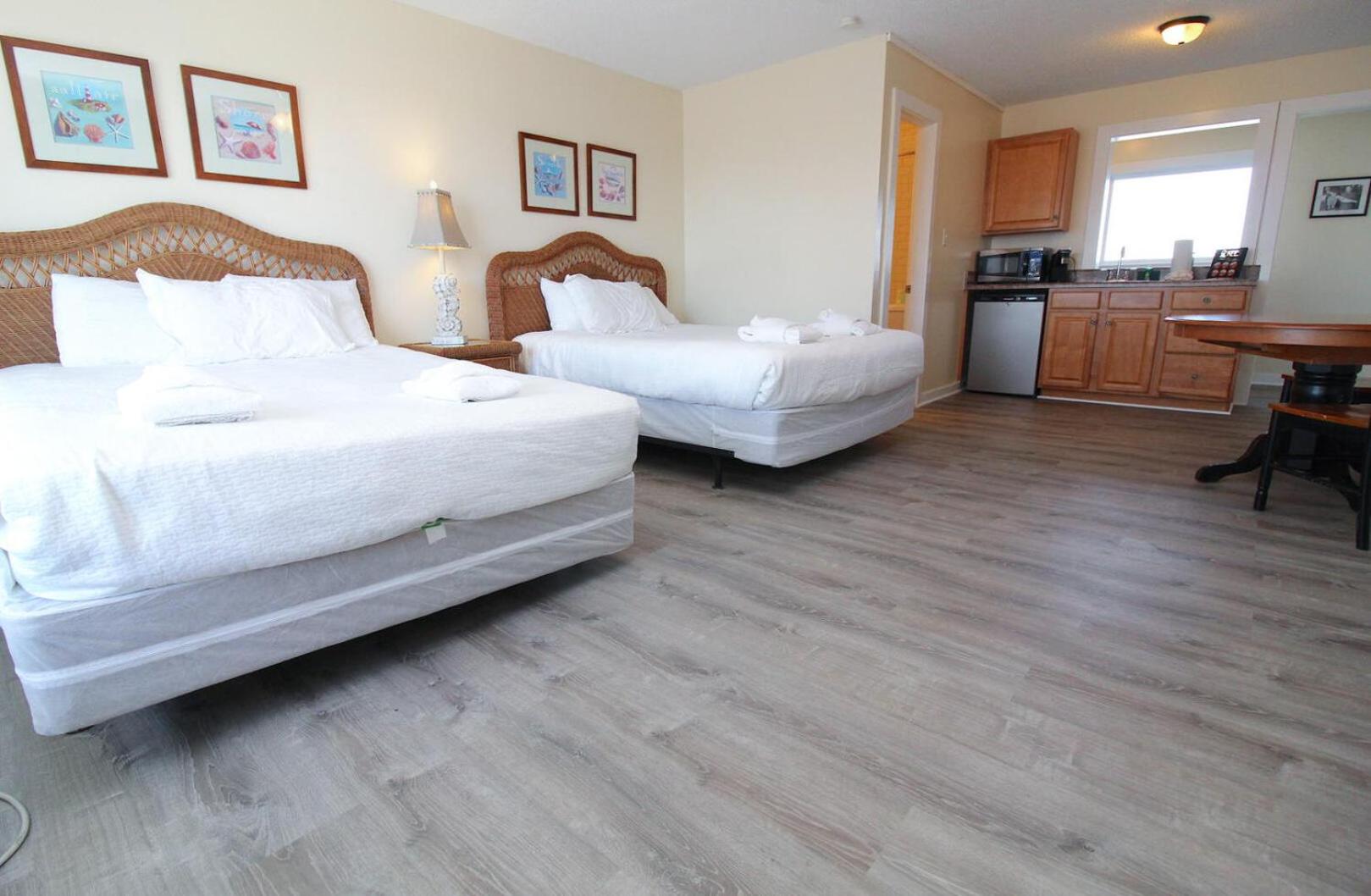 Deluxe Queen Room with Two Queen Beds photo 1
