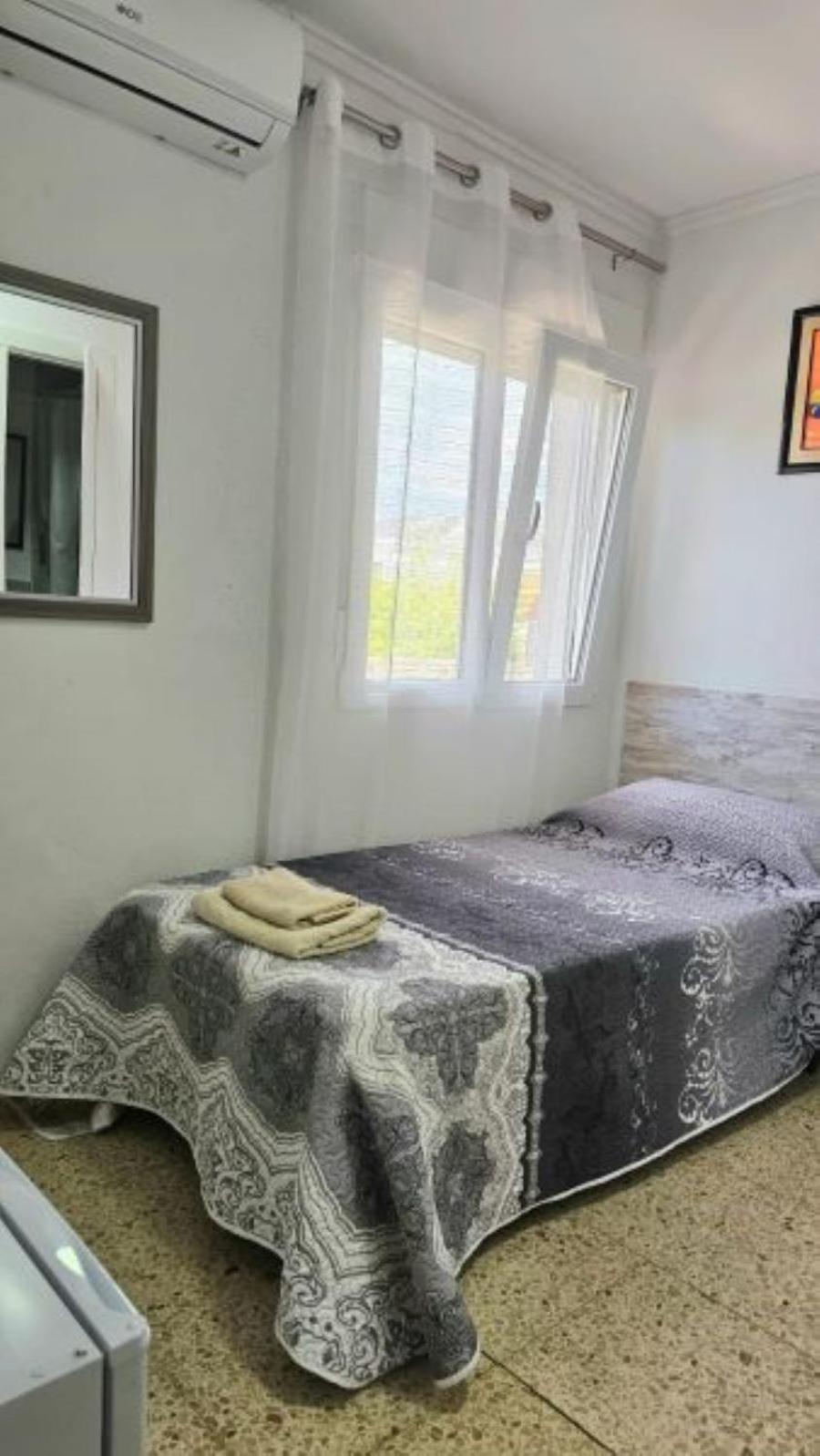 Habitación Individual Pequeña