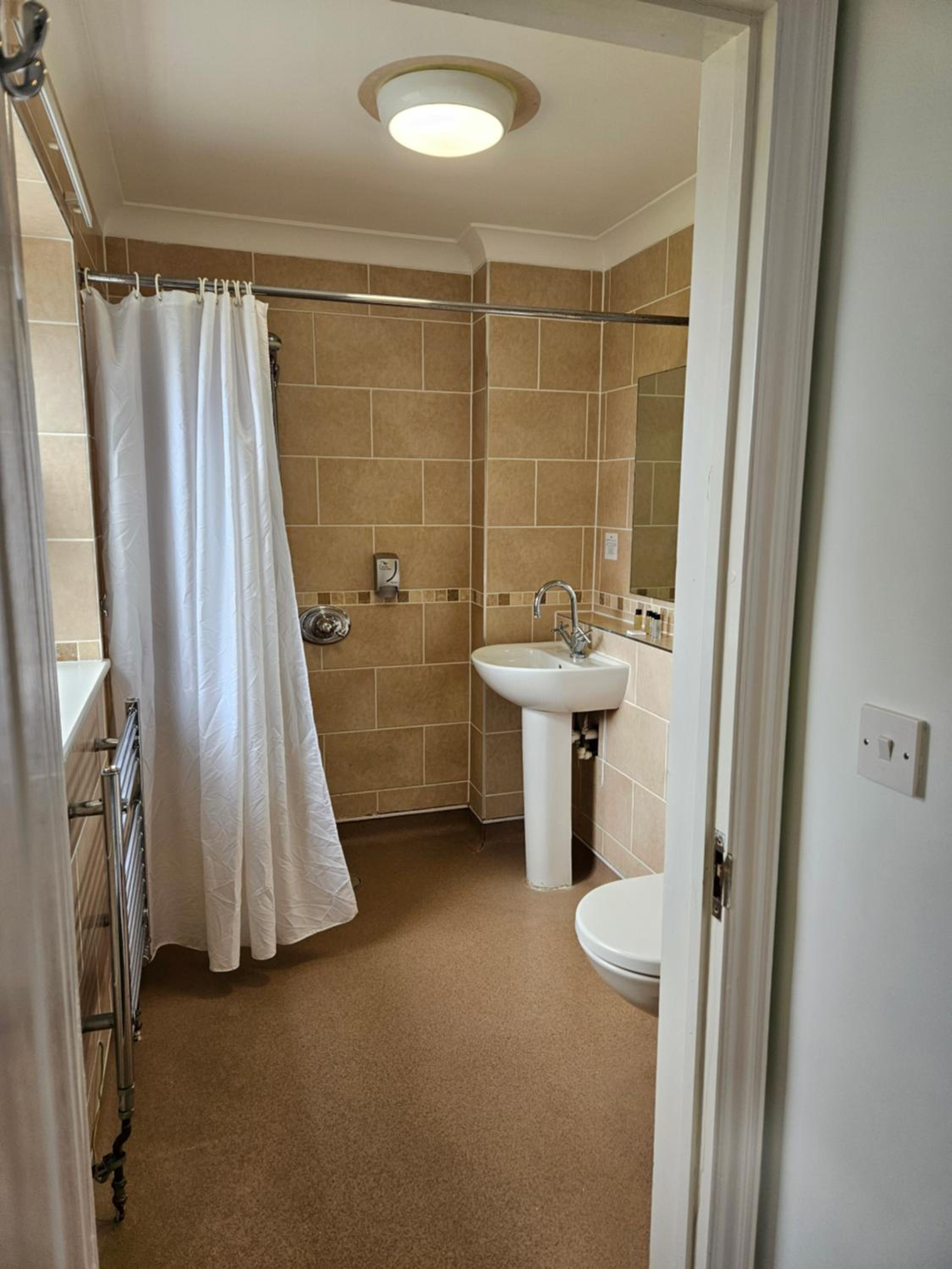 King Room - Disability Access - Photo 4