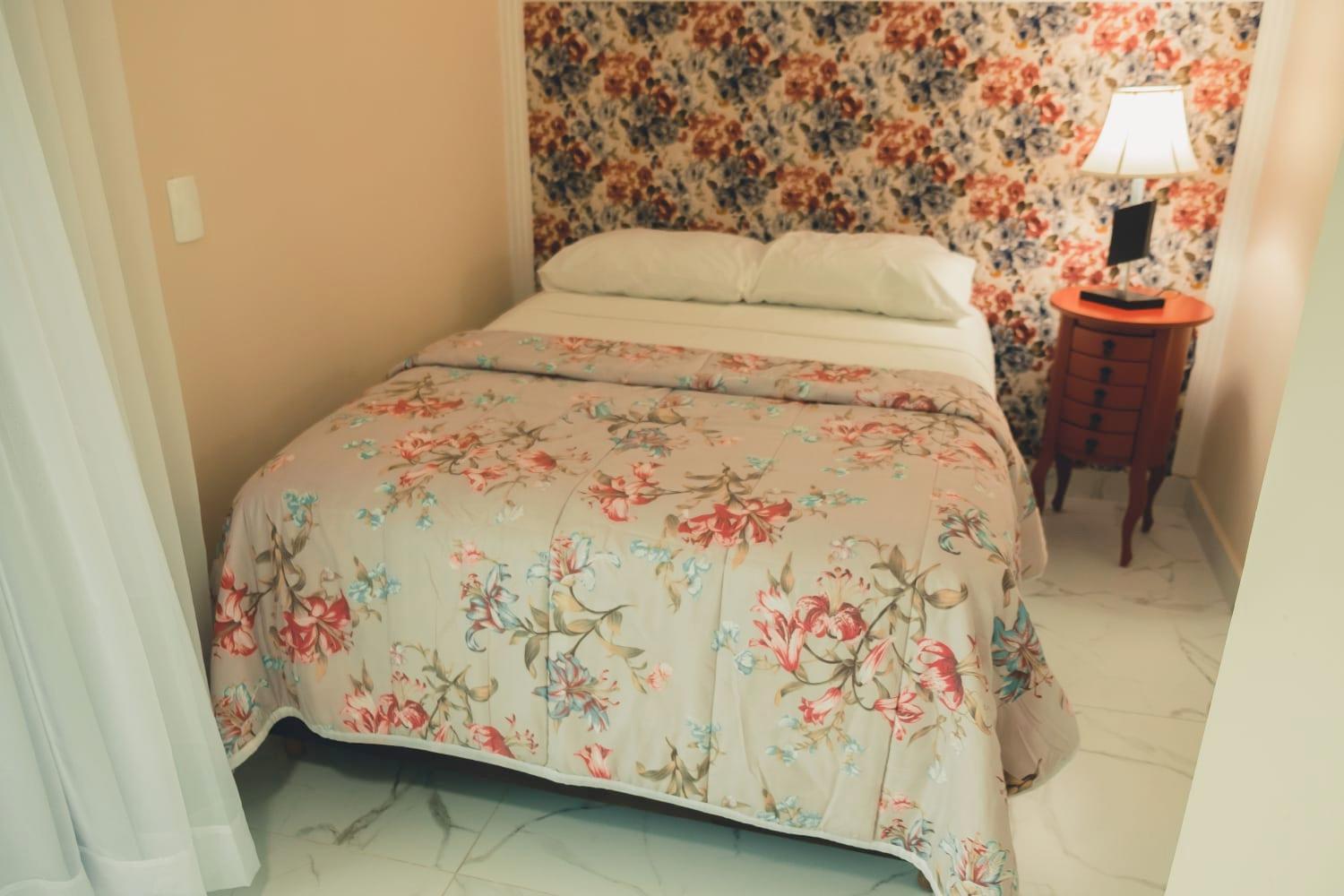 Suite with Balcony - Photo 7
