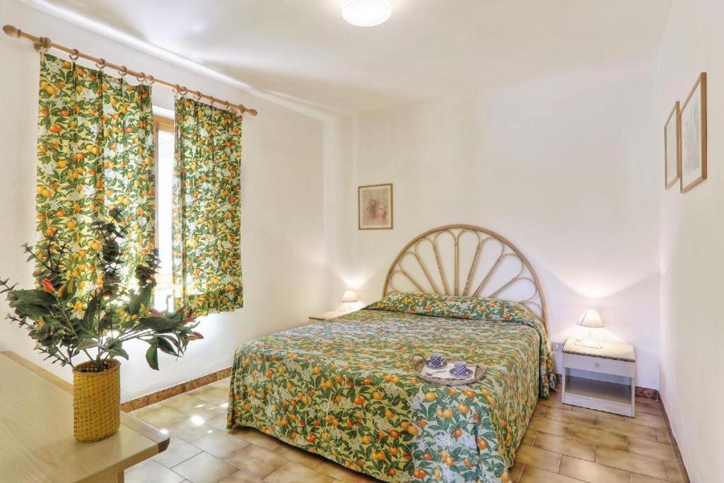 One-Bedroom Apartment with Sea View