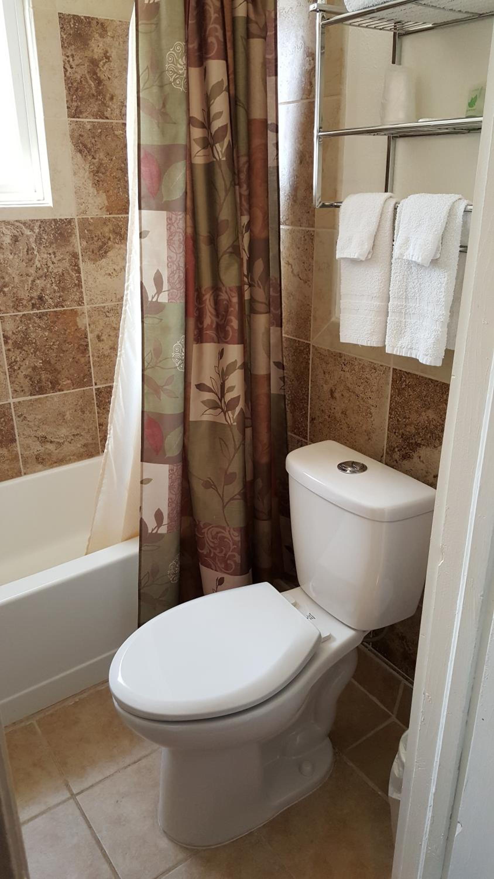 Room with Three Beds - Photo 8