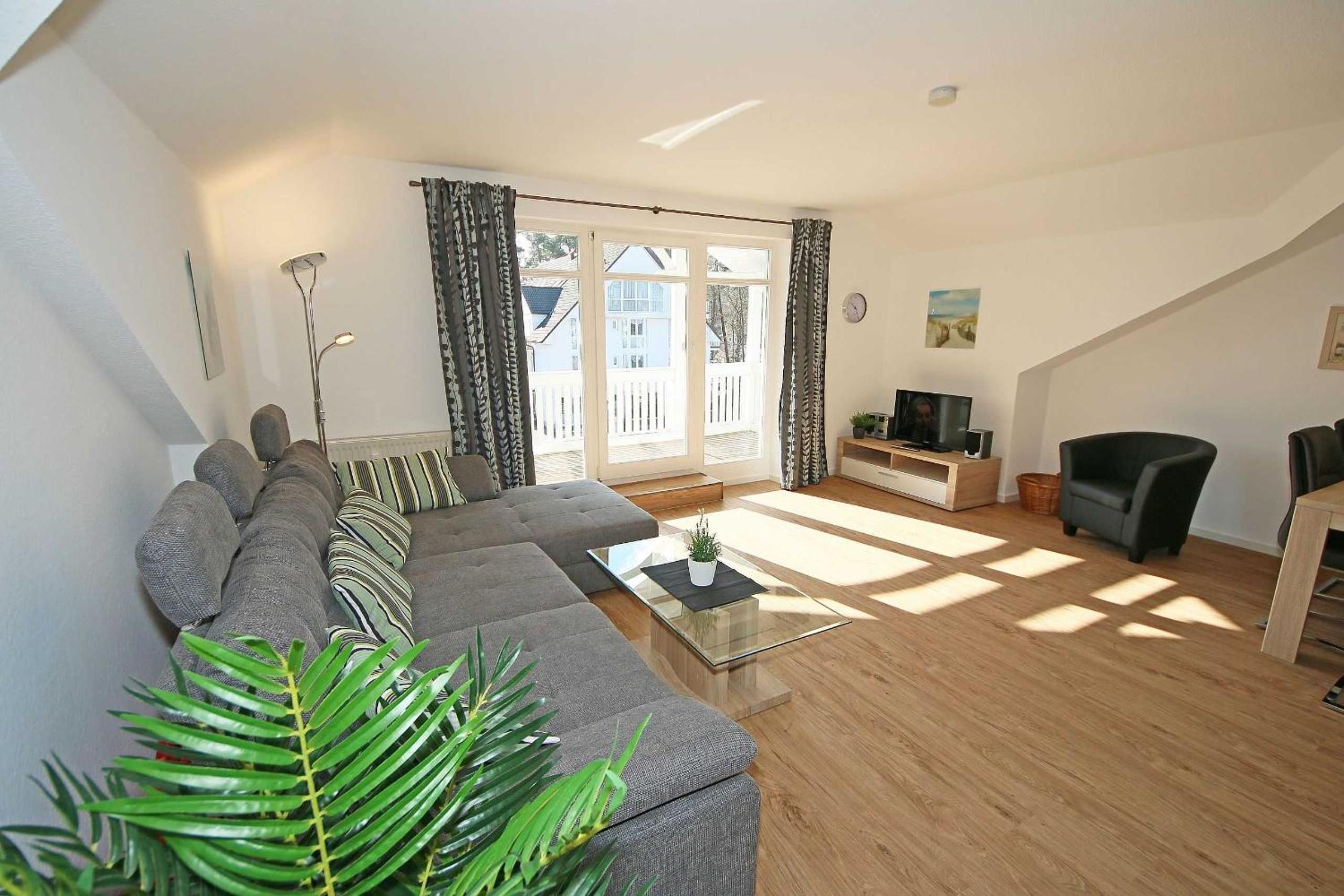 Two-Bedroom Apartment with Balcony photo 1
