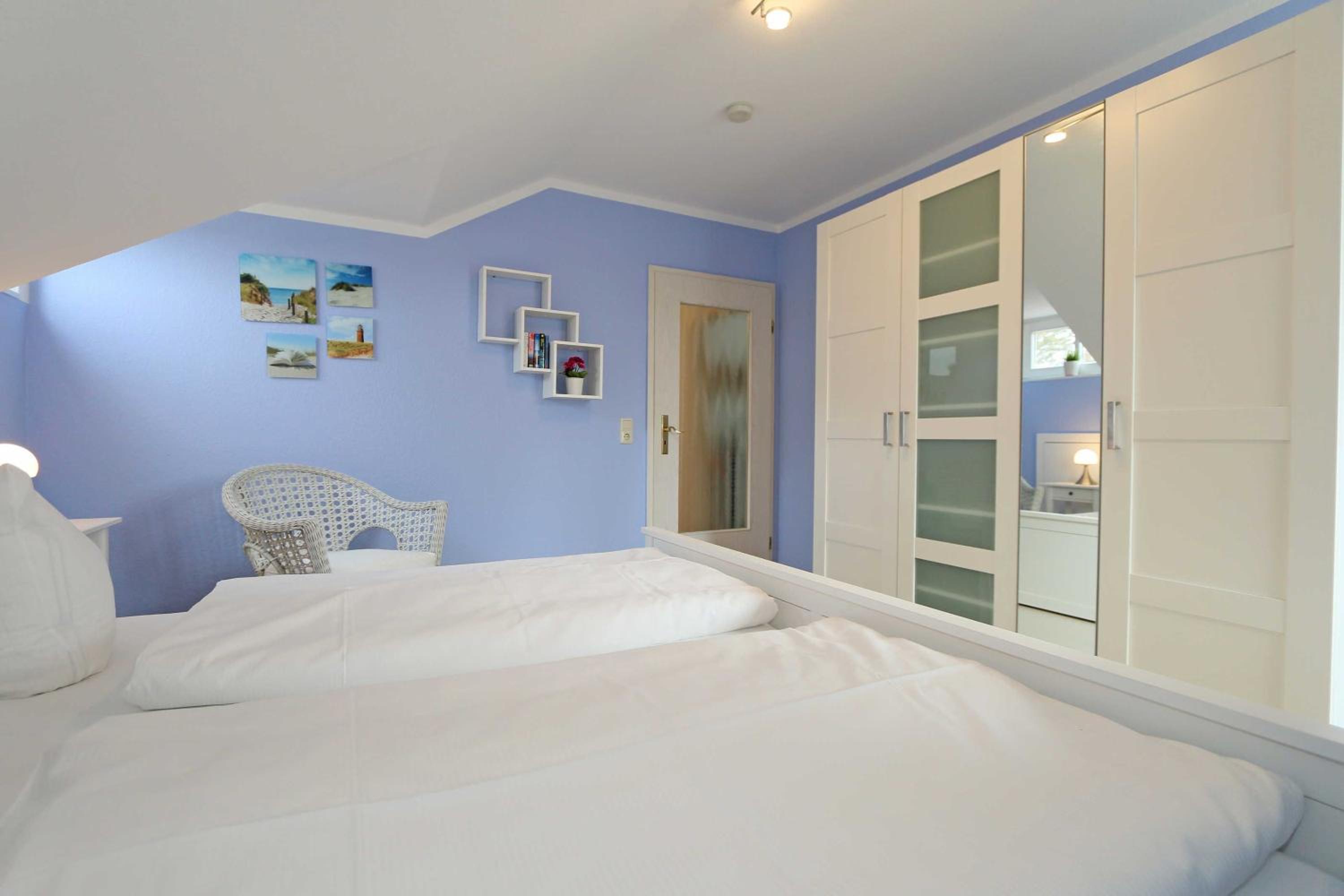 Two-Bedroom Apartment with Balcony photo 2