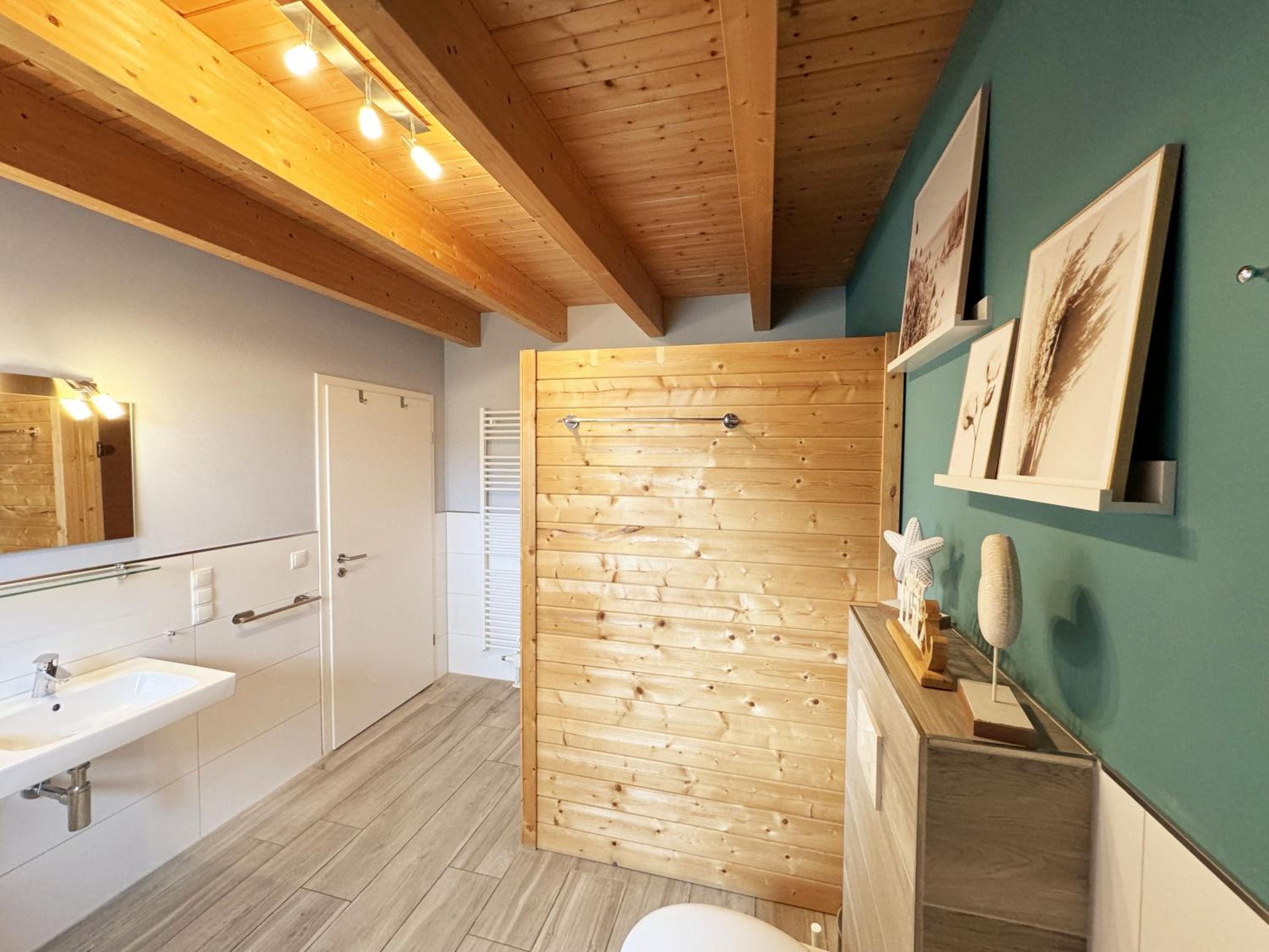 Three-Bedroom House photo 2