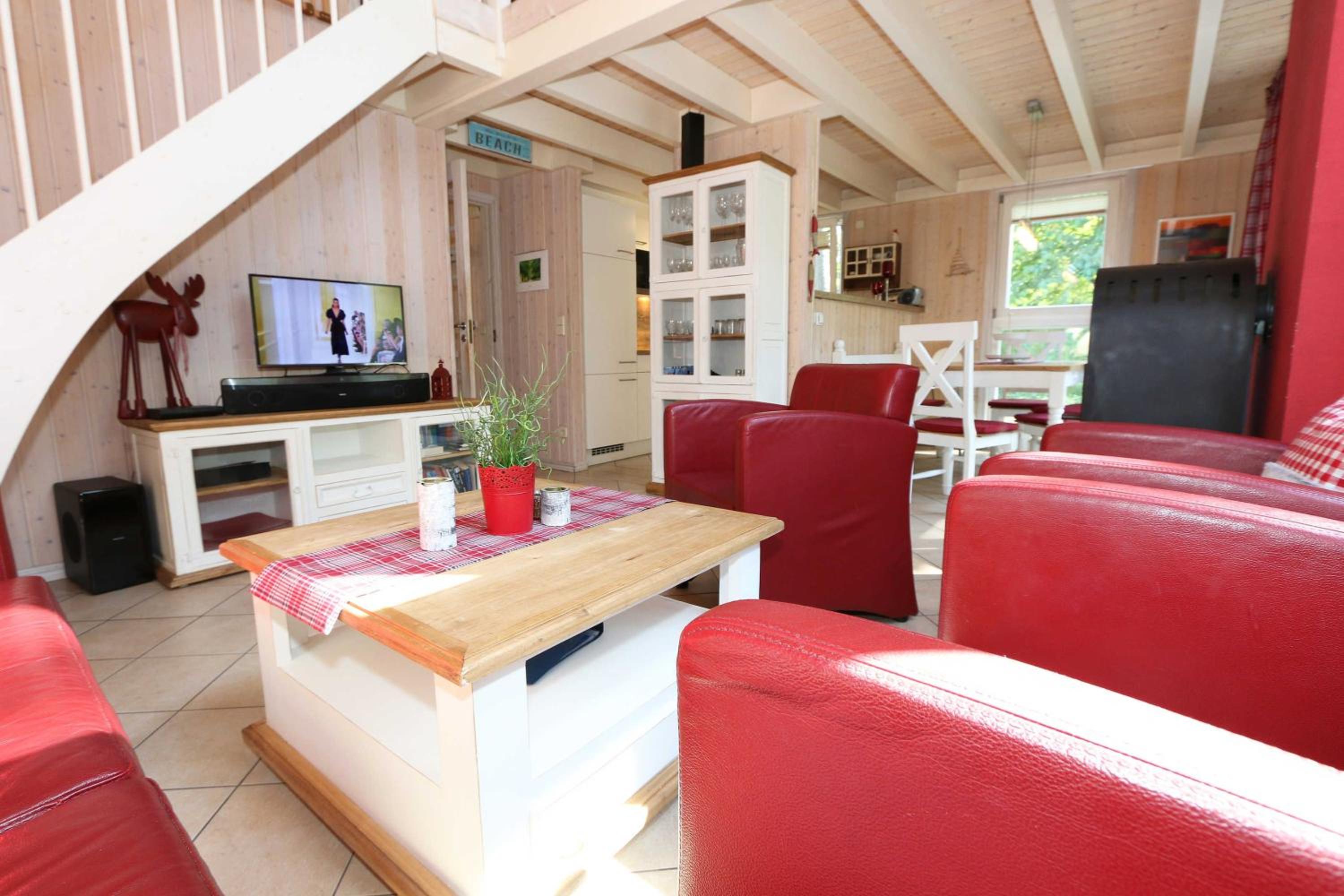Three-Bedroom House photo 2