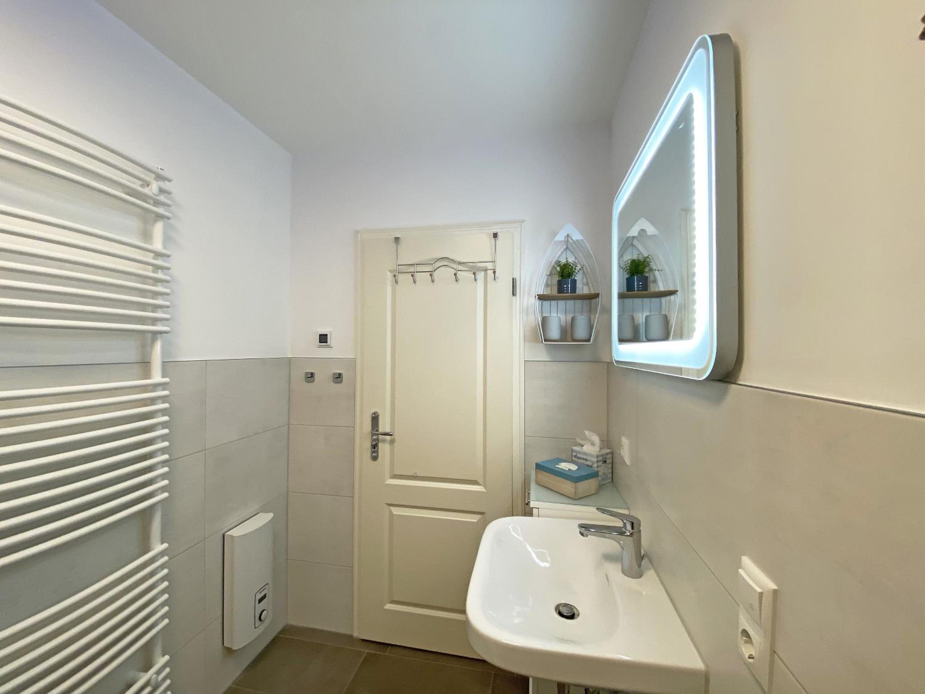One-Bedroom Apartment with Terrace photo 2