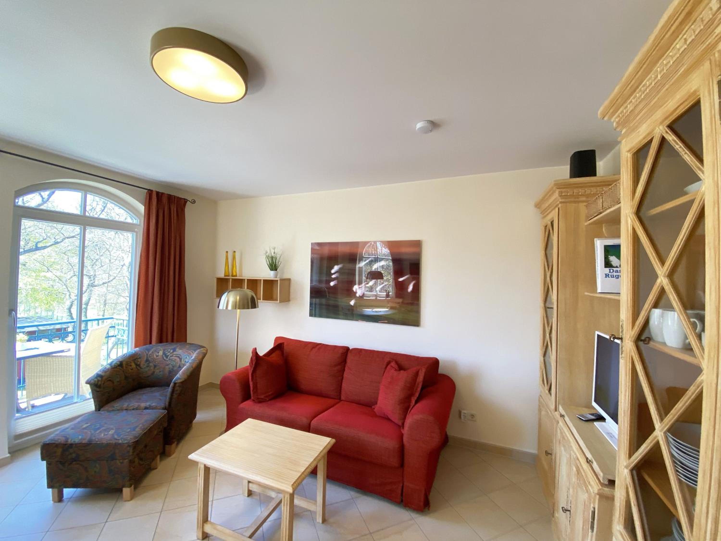 One-Bedroom Apartment with Balcony photo 3