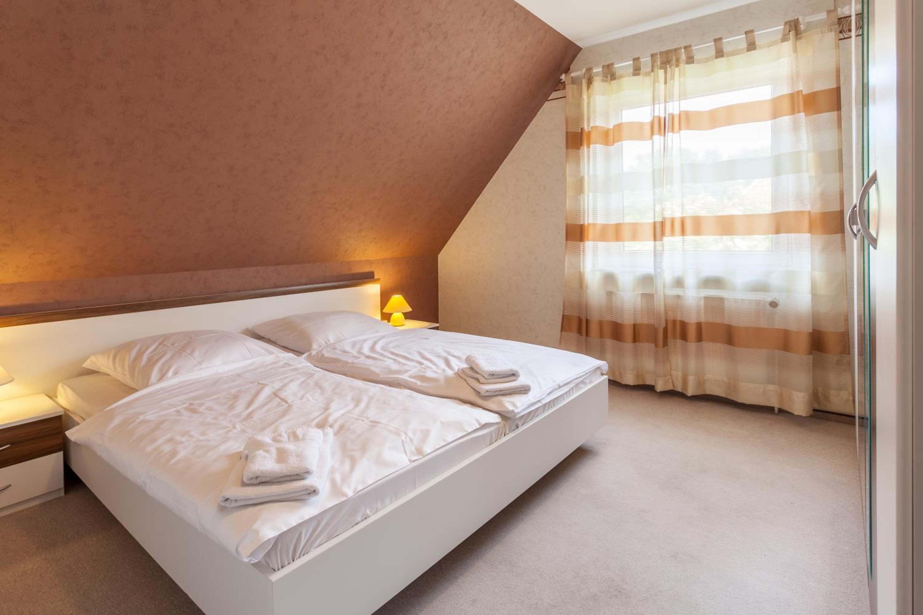 Double Room - Photo 6