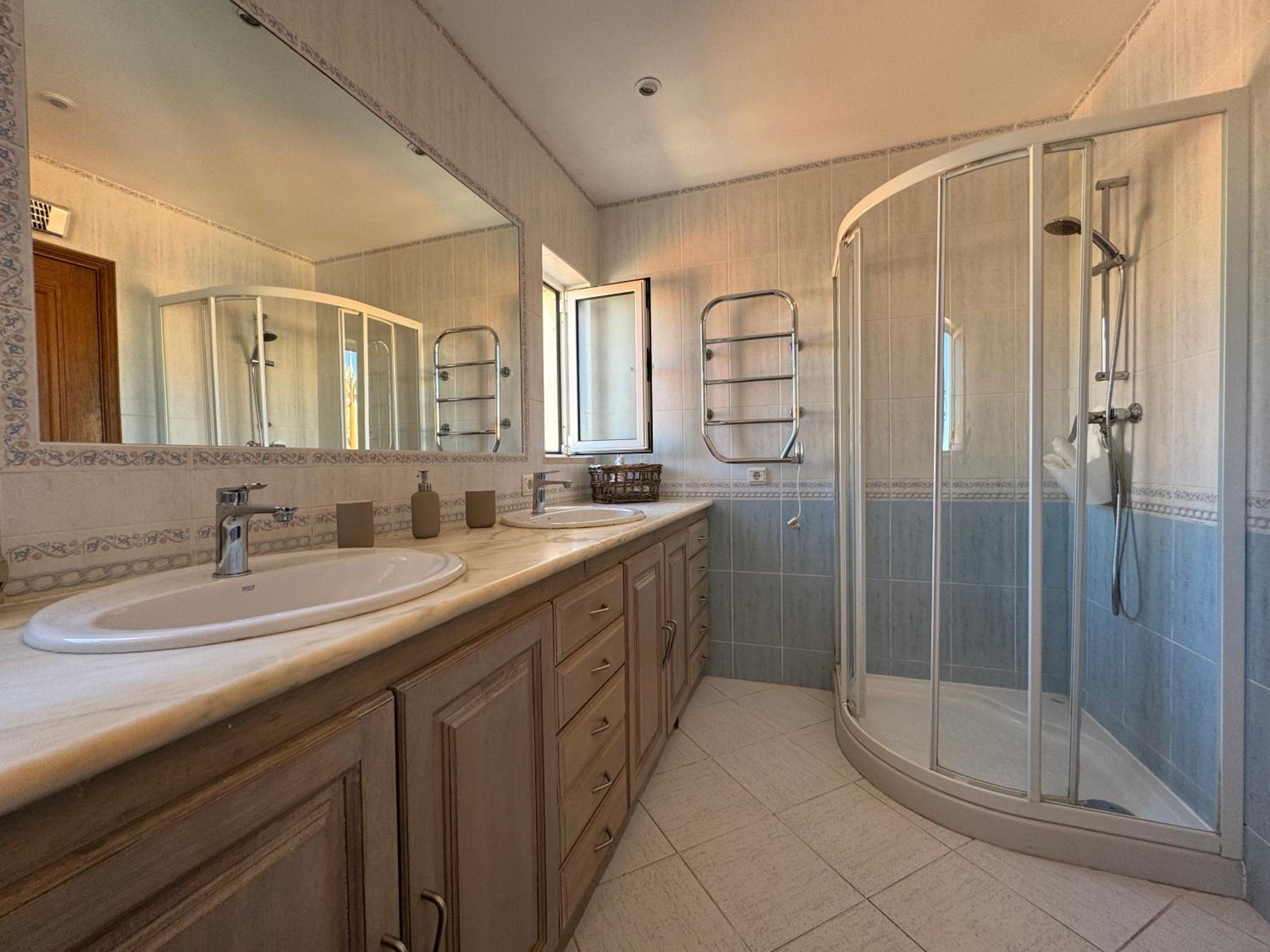 Double Room with Shared External Bathroom and Balcony photo 3