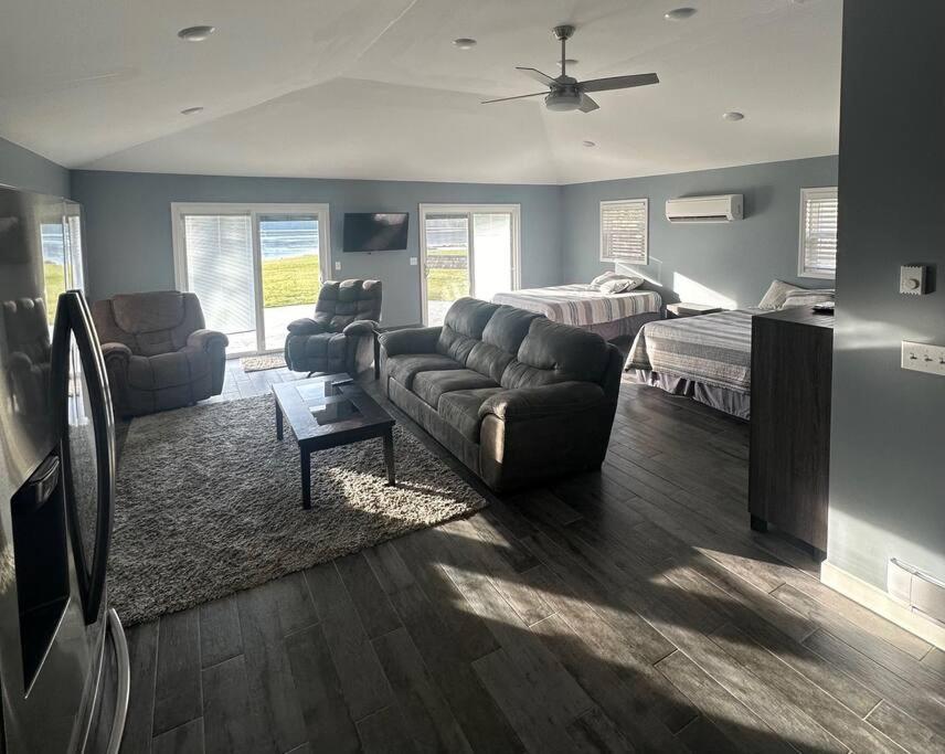 One-Bedroom House photo 2