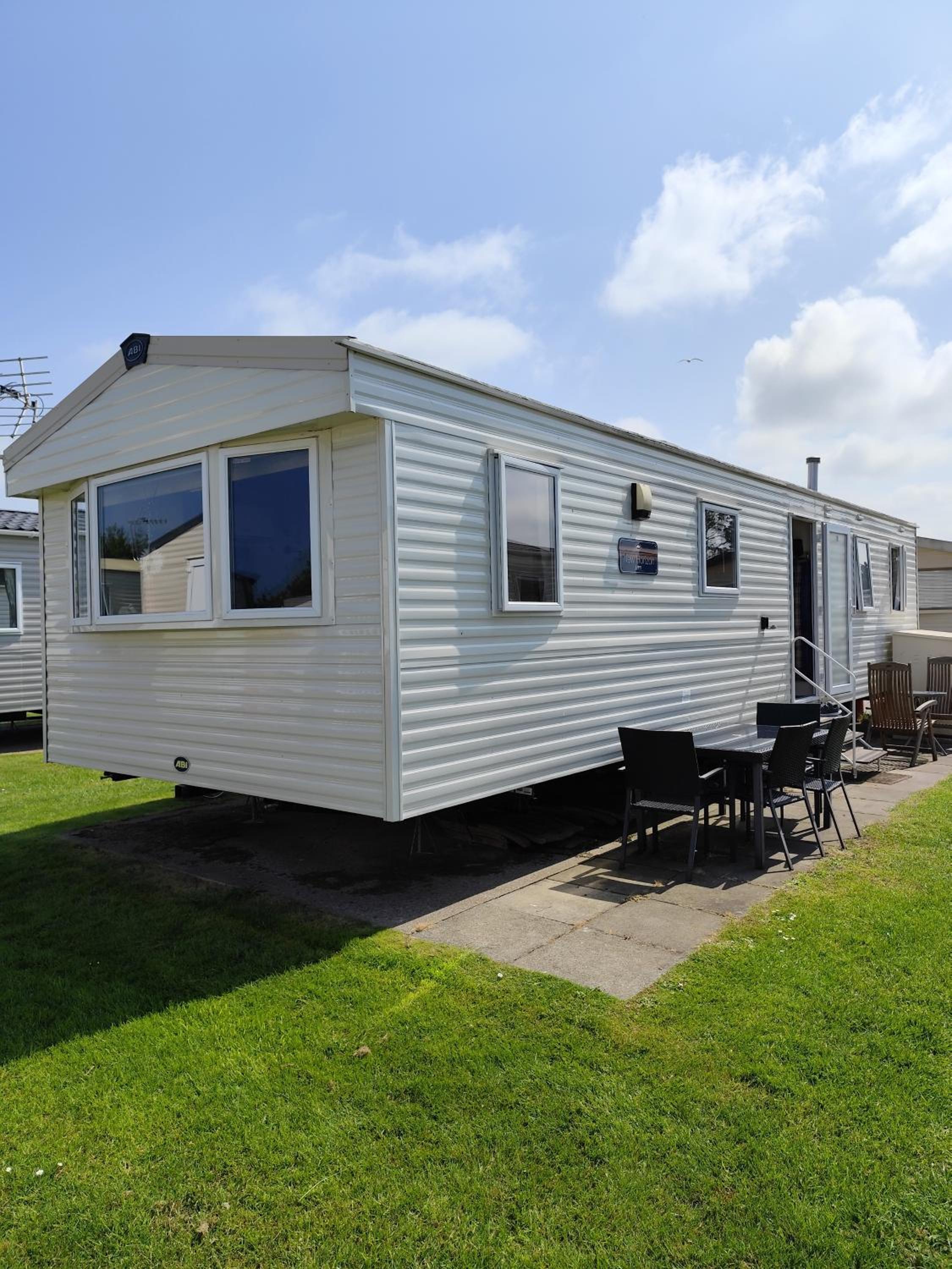 Mobile Home photo 3