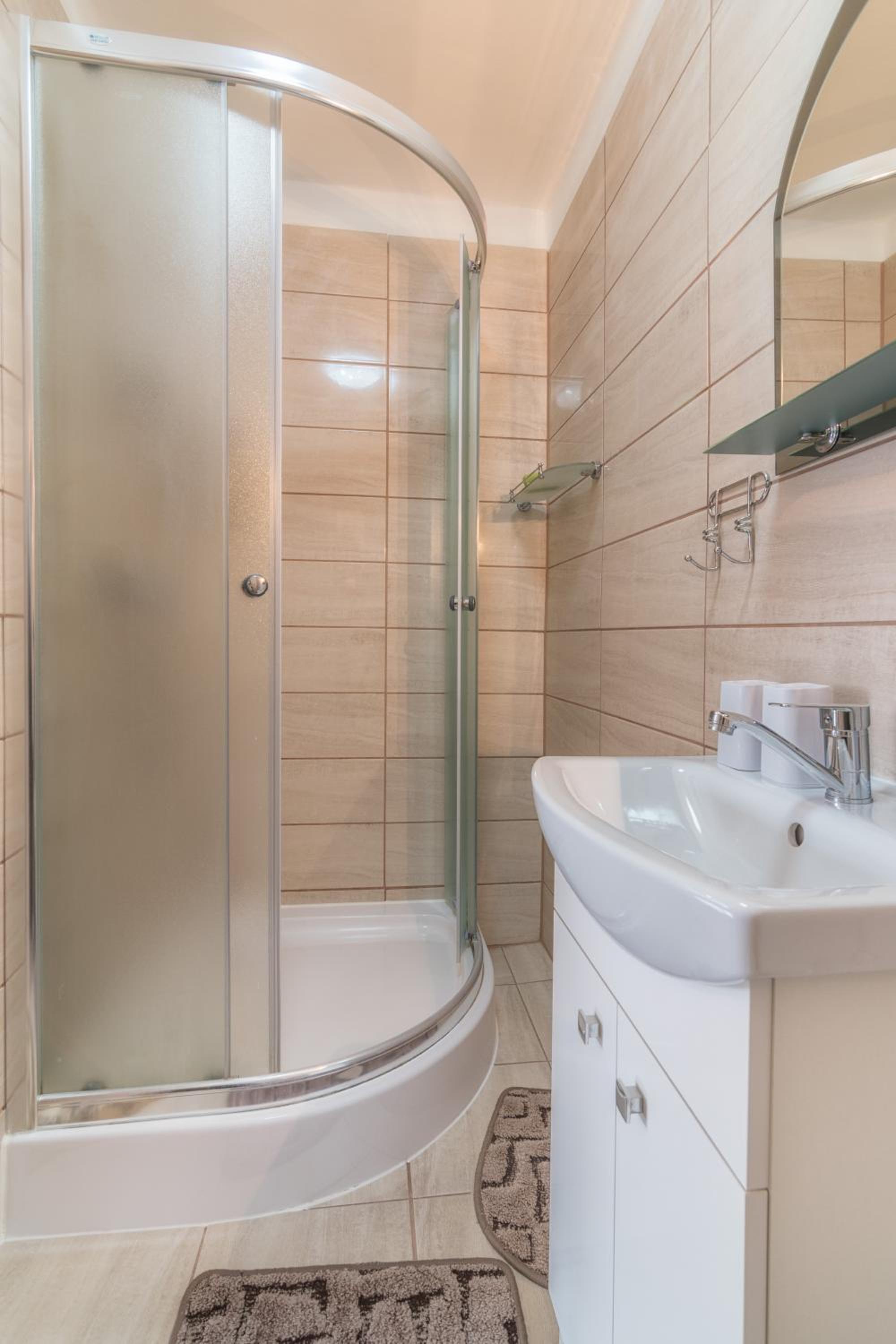 Triple Room with Private Bathroom photo 3