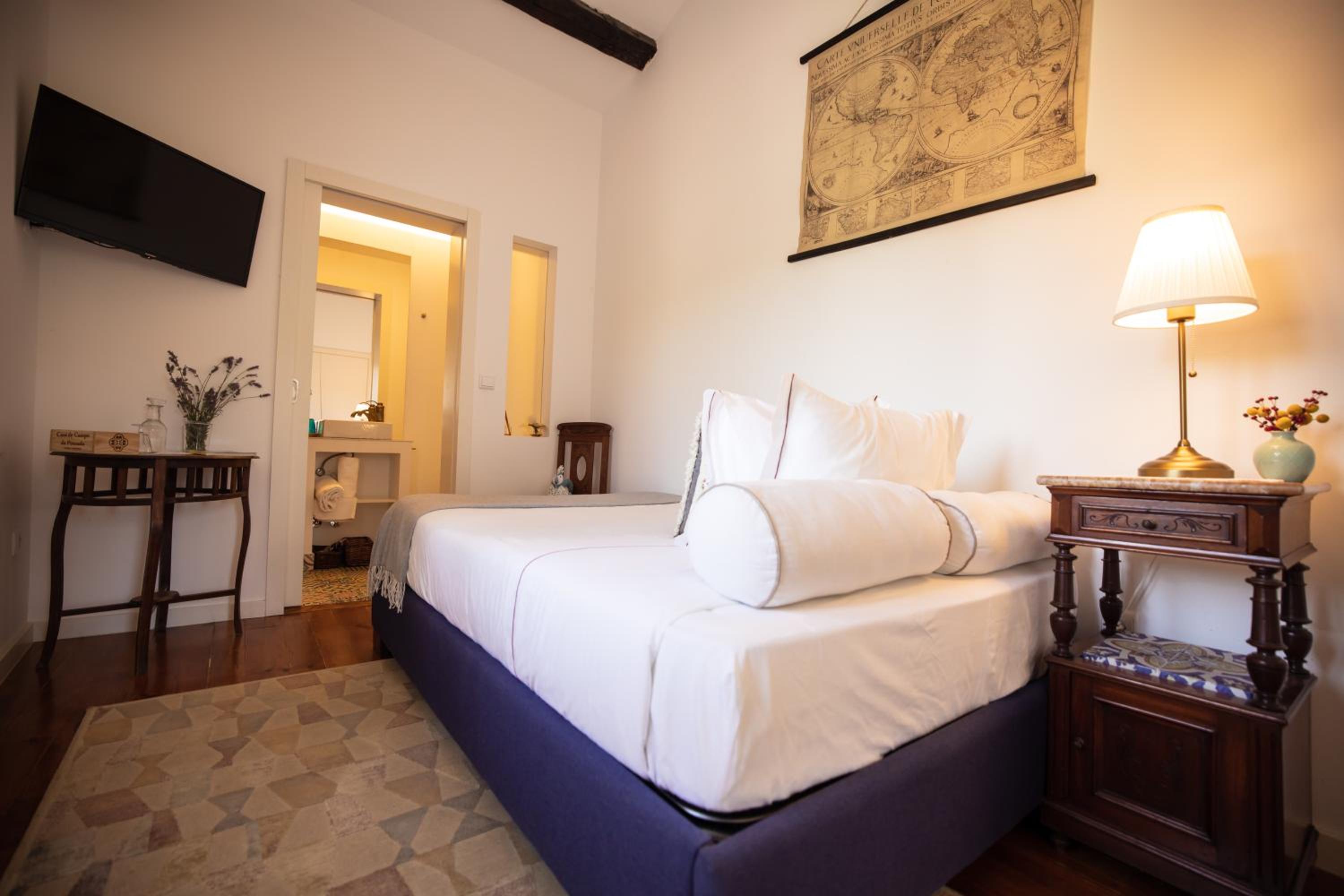 Single Room with Private Bathroom