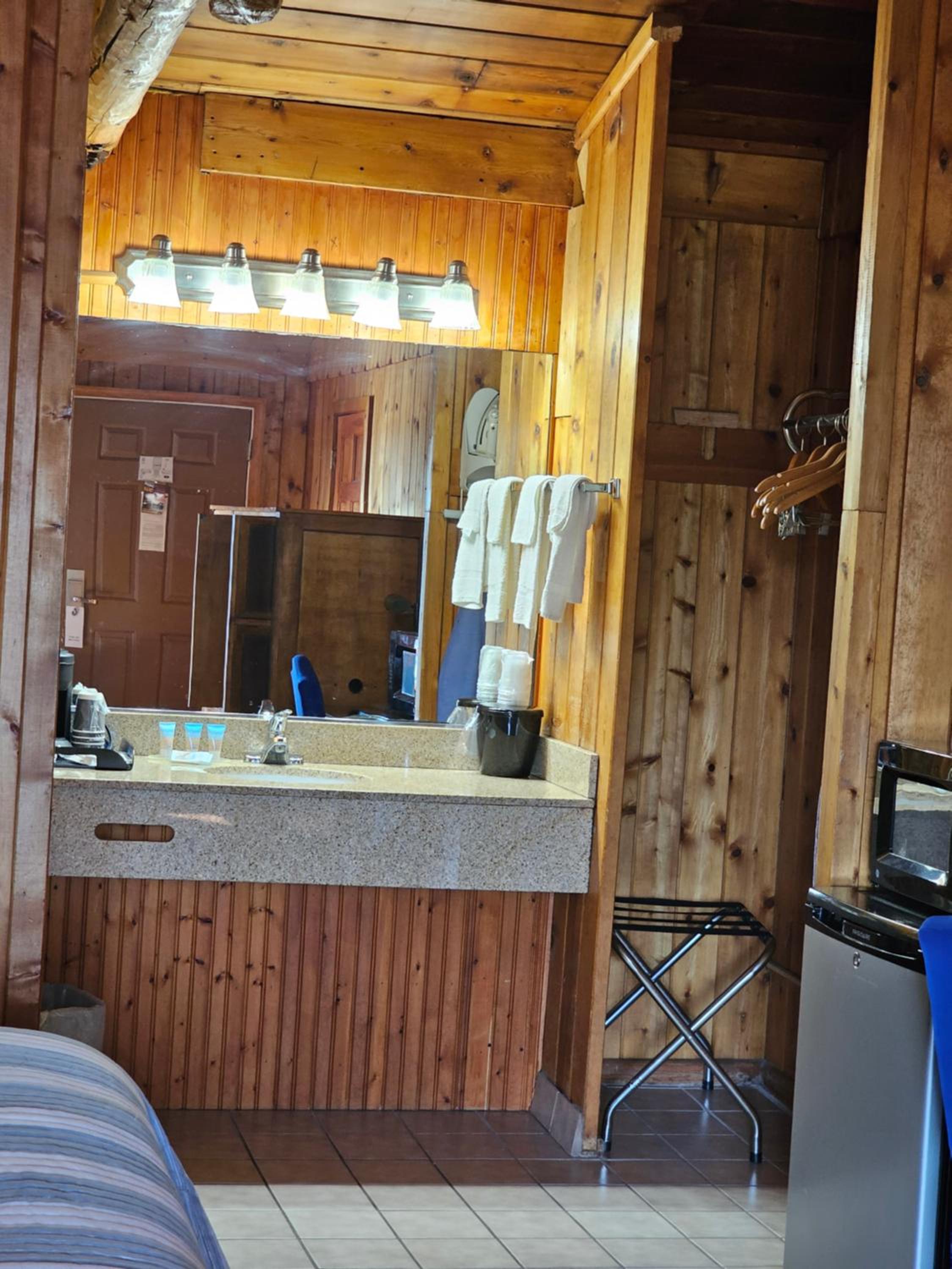 Deluxe King Room - Photo 1