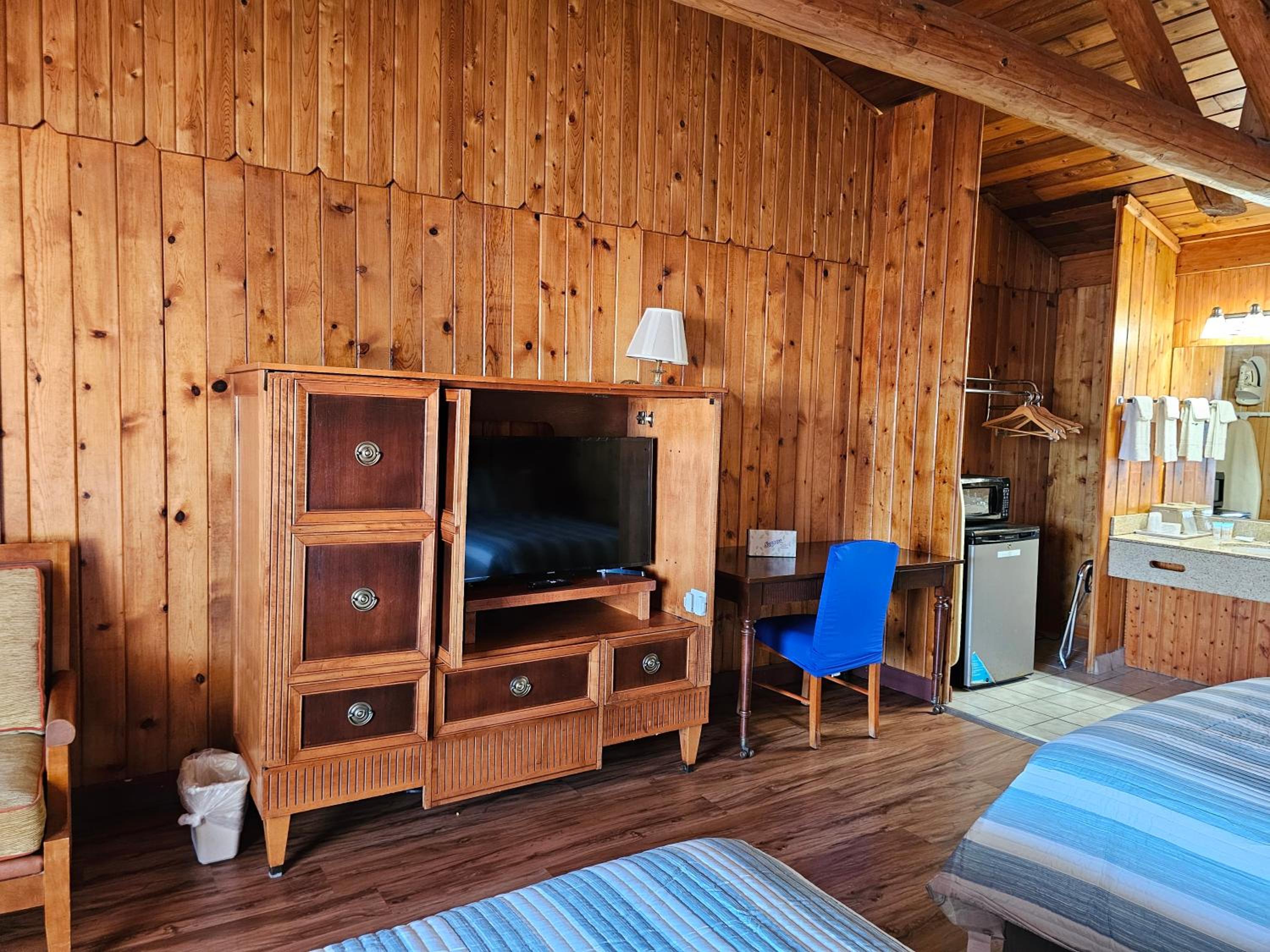 Deluxe Double Room with Two Double Beds - Non-Smoking - Photo 3