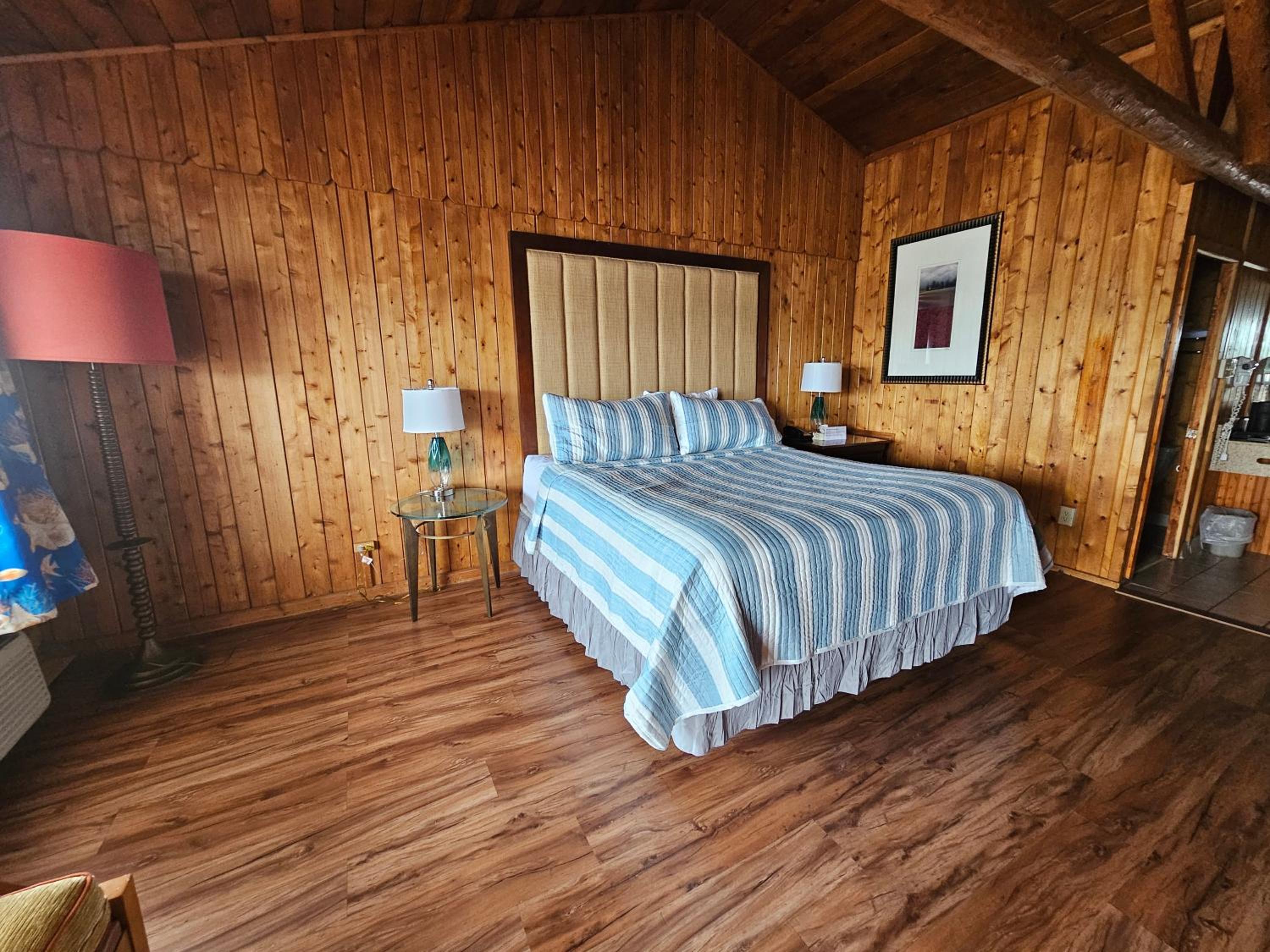Deluxe King Room - Photo 2