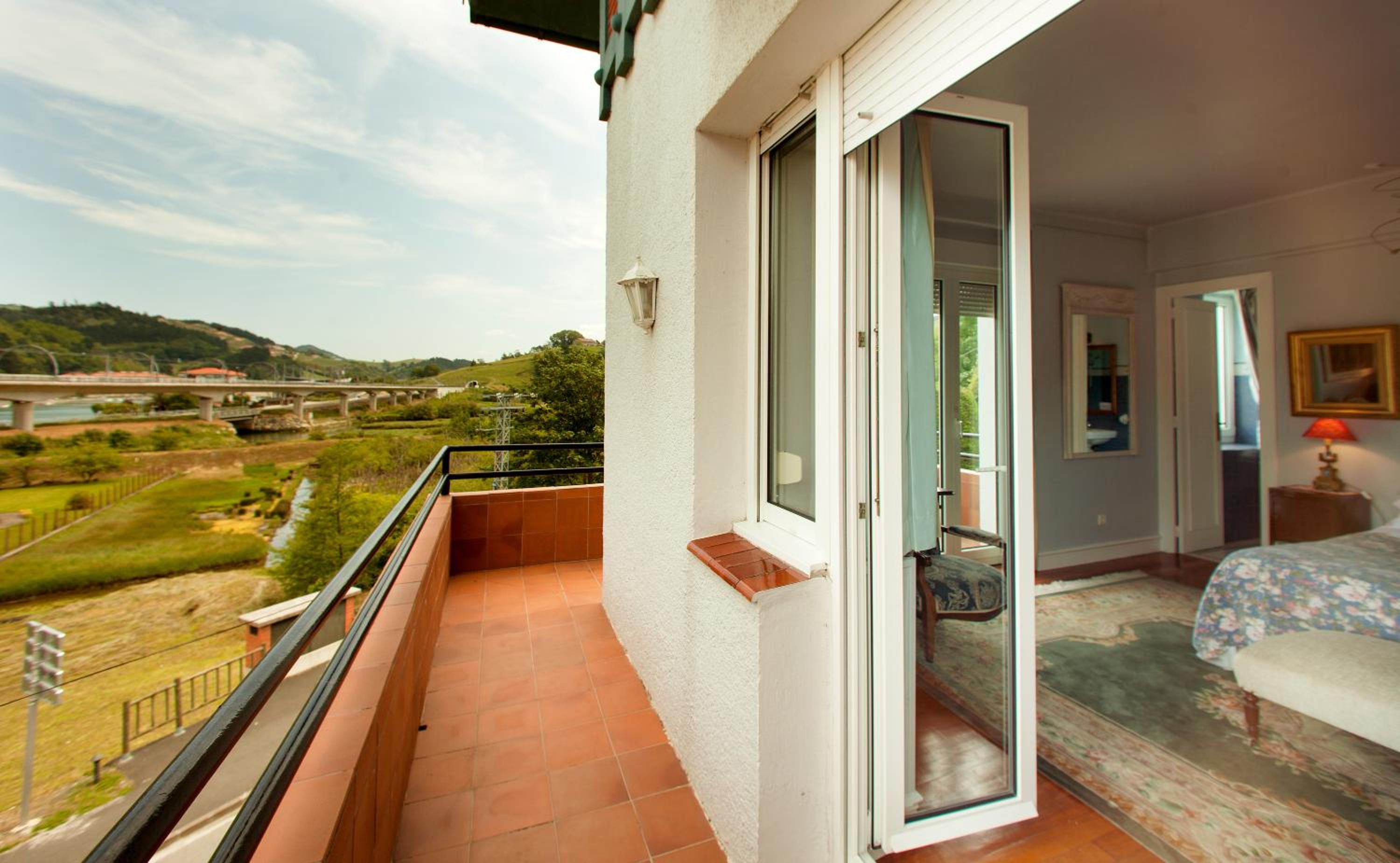 Deluxe Double Room with Balcony photo 2